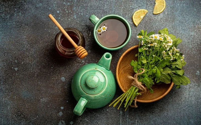 Menthe et Camomille : Une Association Apaisante pour une Digestion Légère