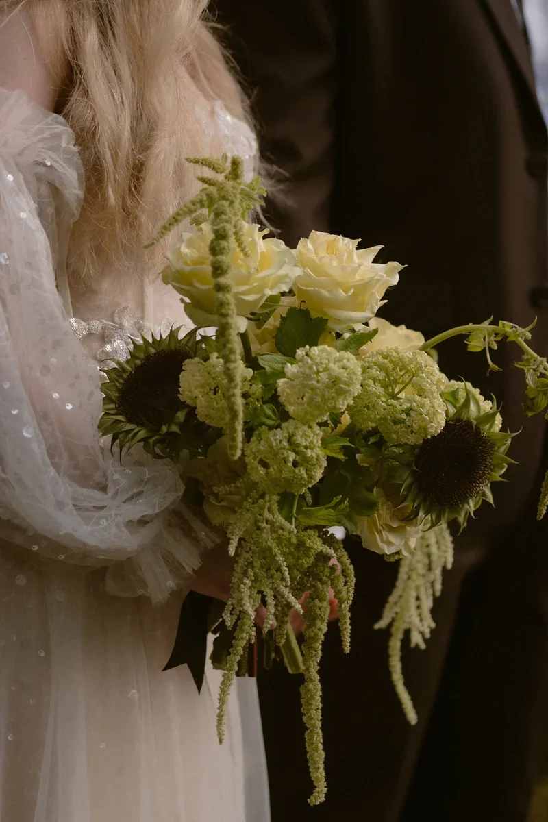 Bouquet                         
$275