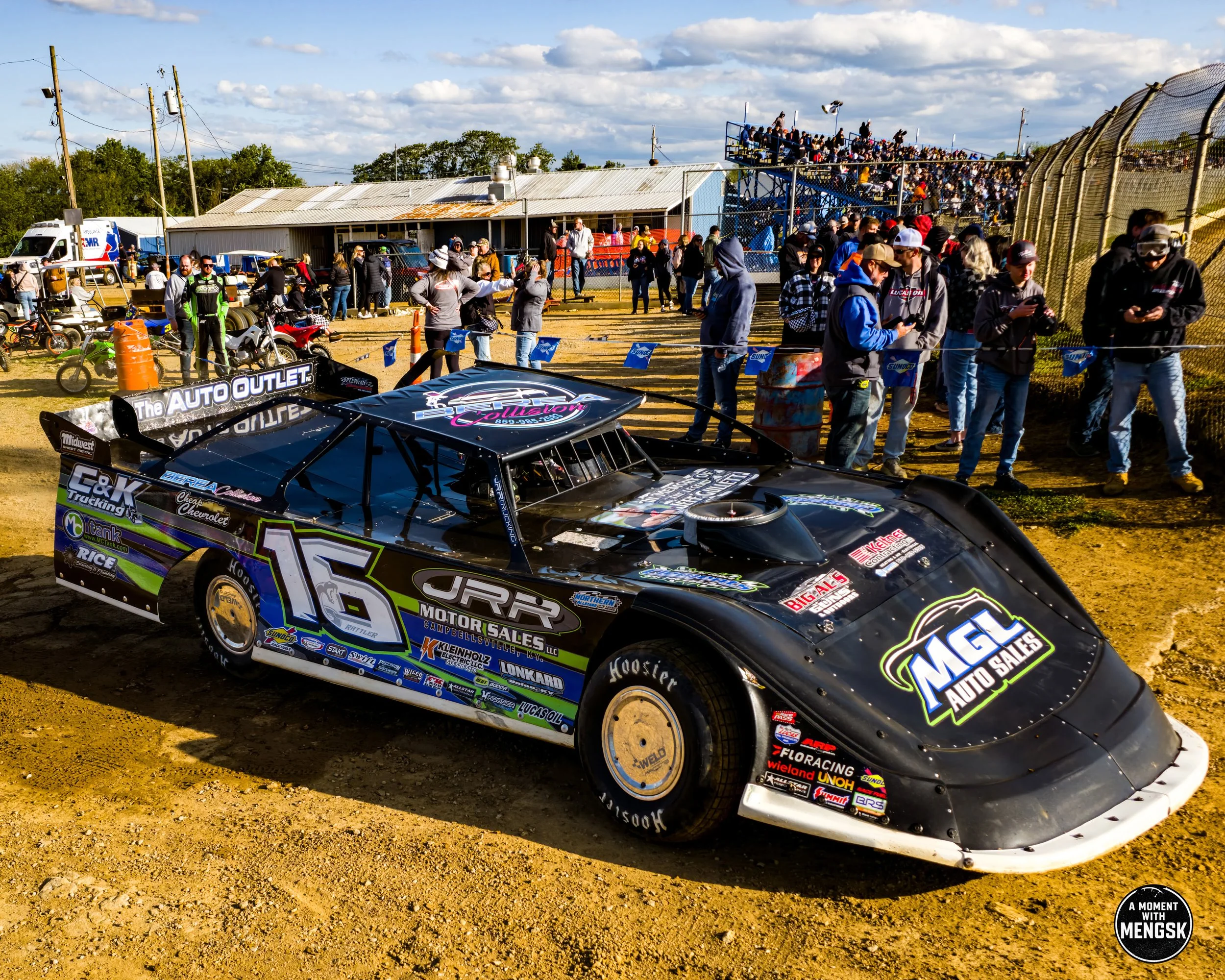 L-Justin Ratliff-Chute-To Track.jpg