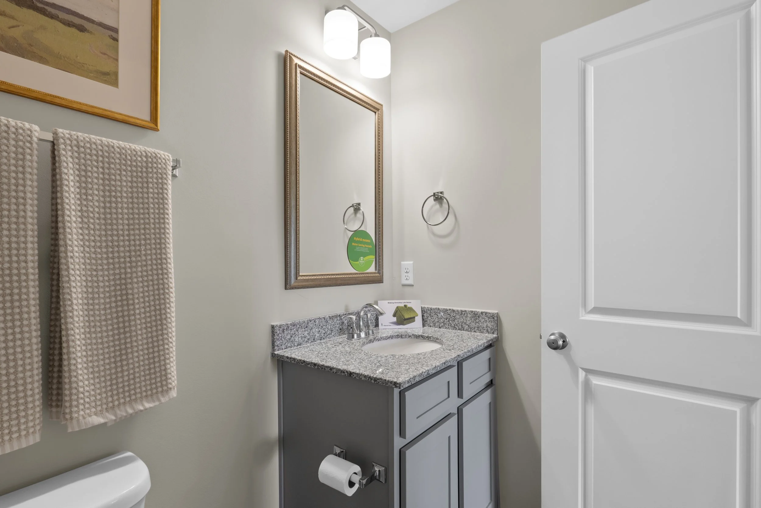 Downstairs Bath 2.jpg