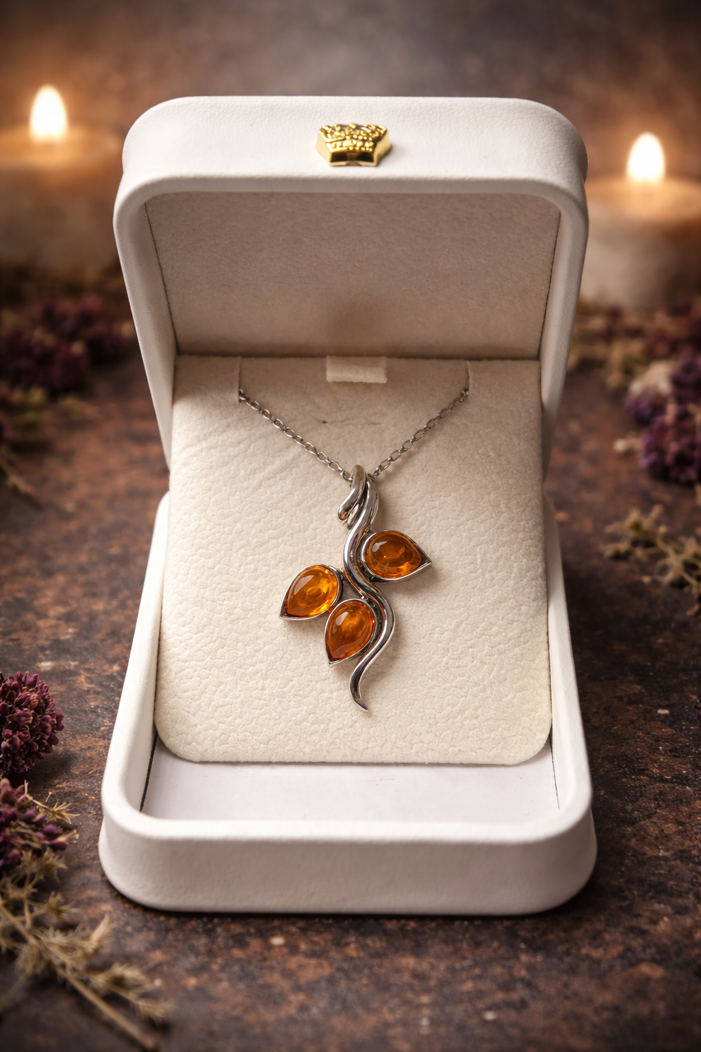 Baltic amber triple side.png