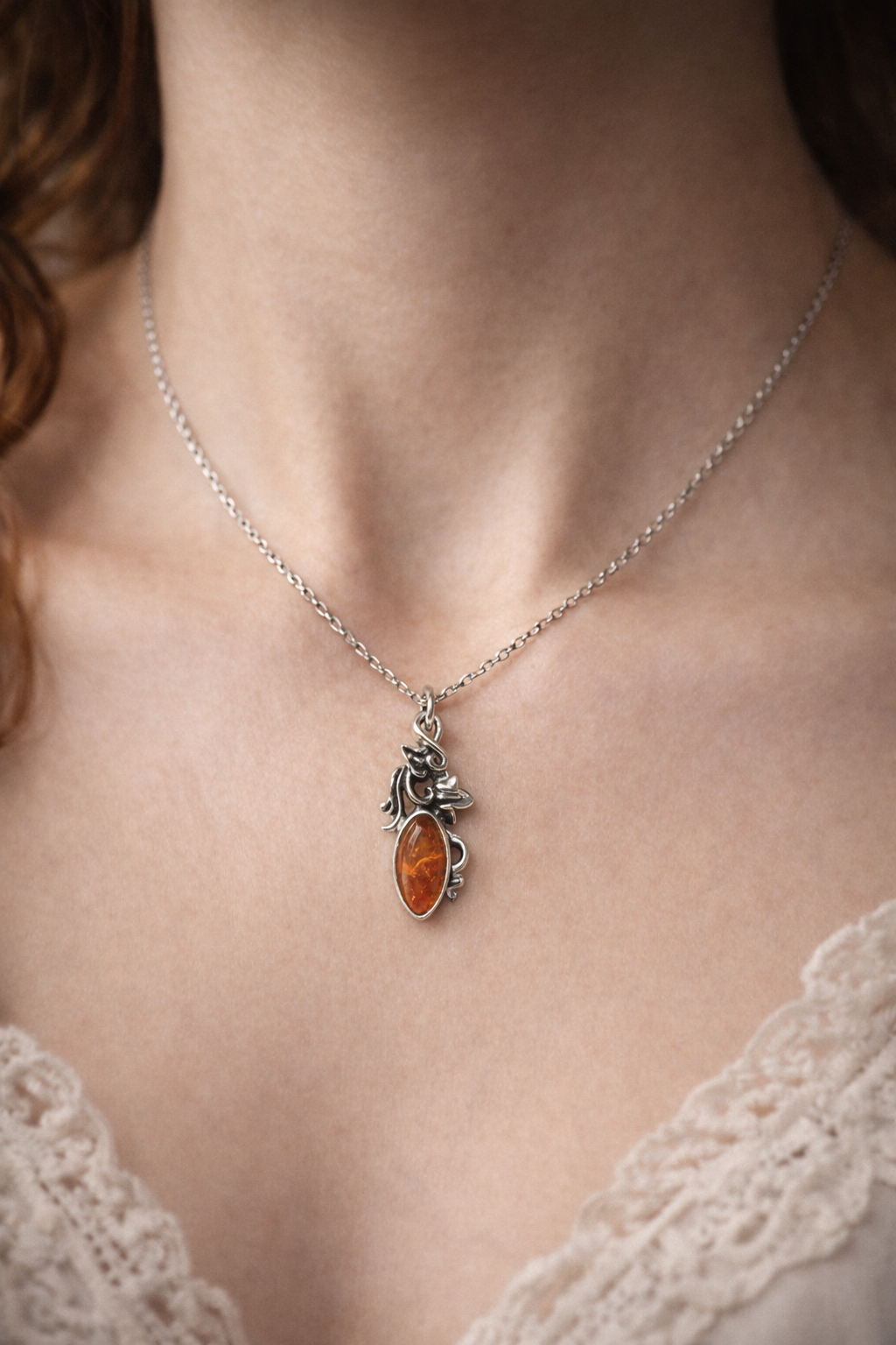 baltic amber neck.png