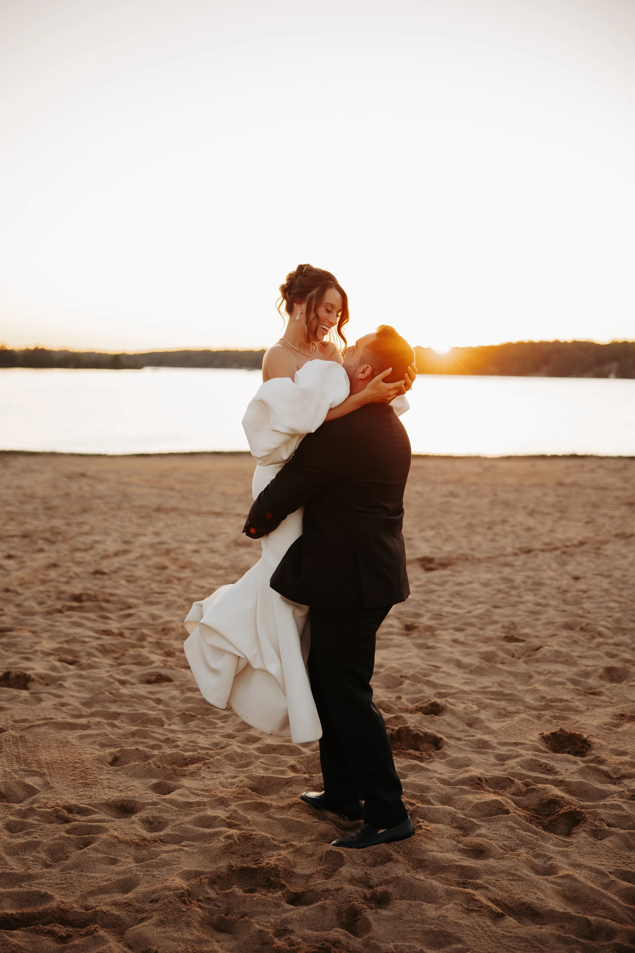Hanni + Andrew // Pike Lake Golf and Beach Club