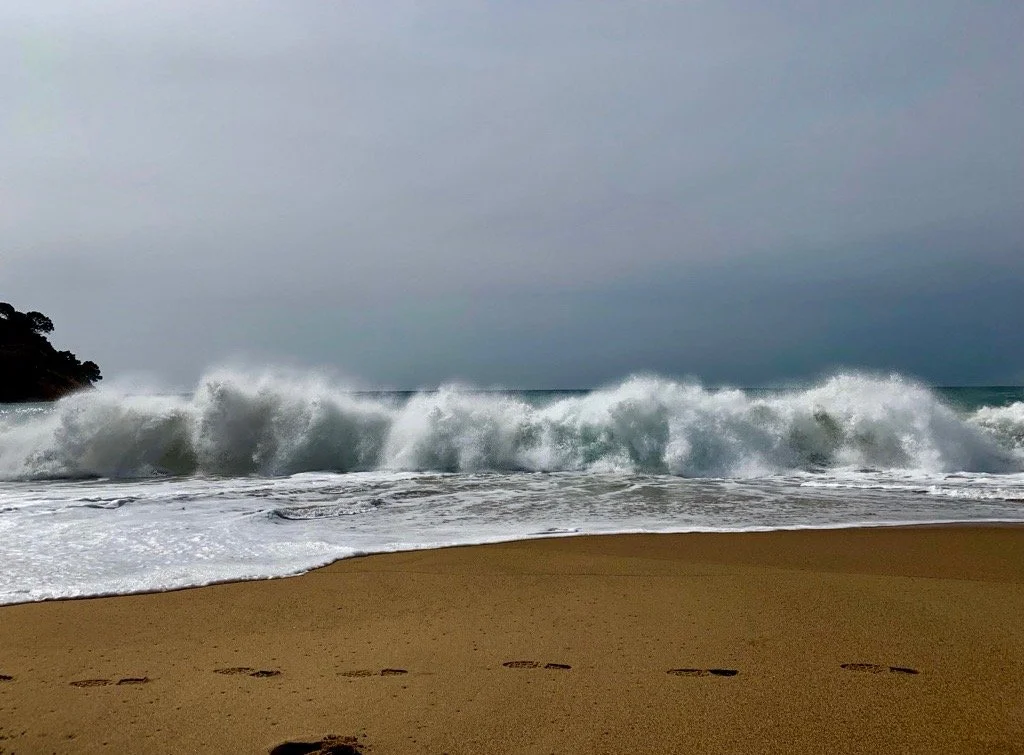 Waves-Platja-Castell.jpg
