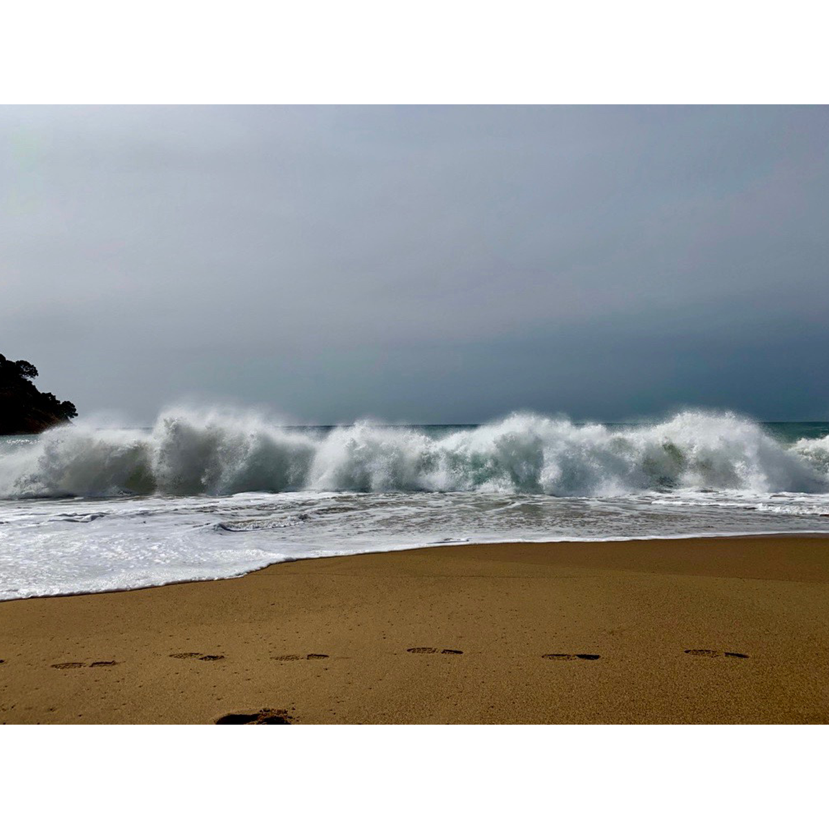 Waves at Platja de Castell