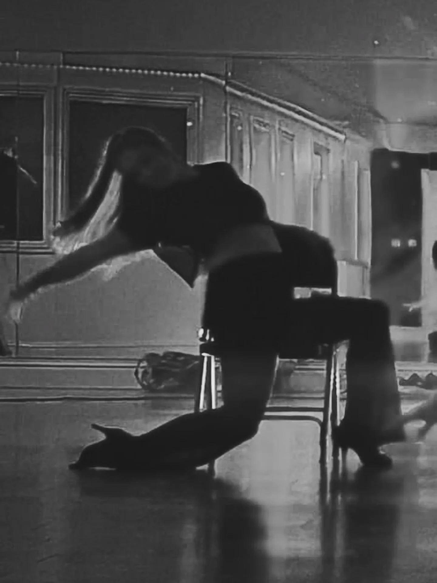 Tonight is the night 💃🏻

I'm in full show mode, ready for this evening 🪩

Dancing with @made_by_jade3 
In @dance_academy_swansea show

#dance #show #heels #swansea