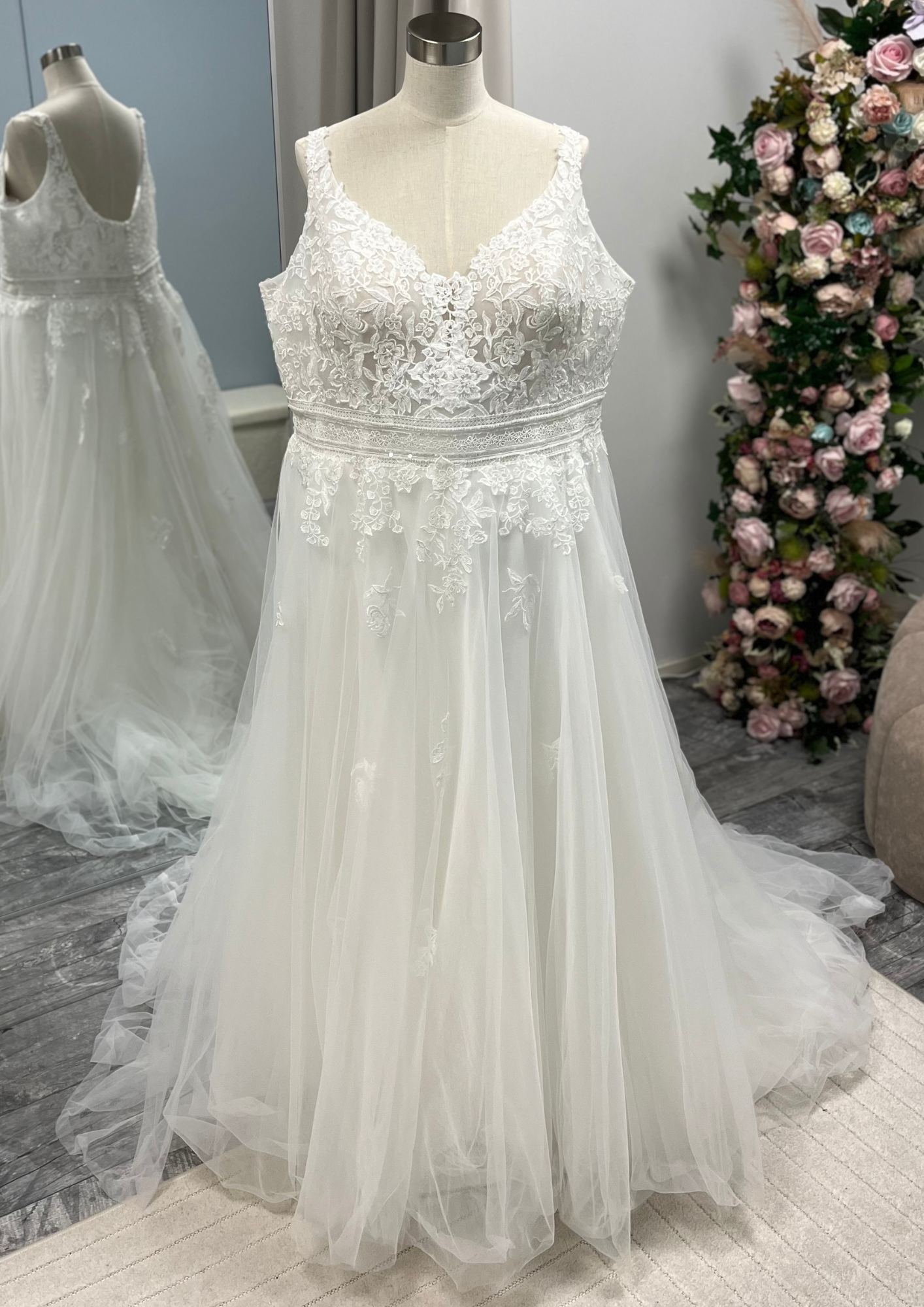 108. Amelie Bella 30082W