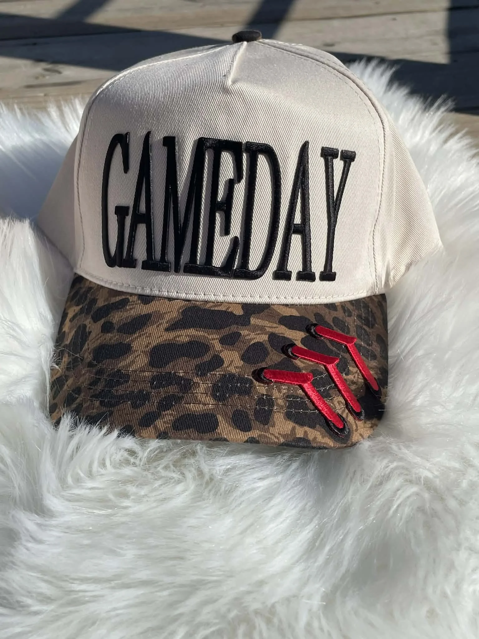 Canvas Leopard Brim "Gameday" With Red Stitches