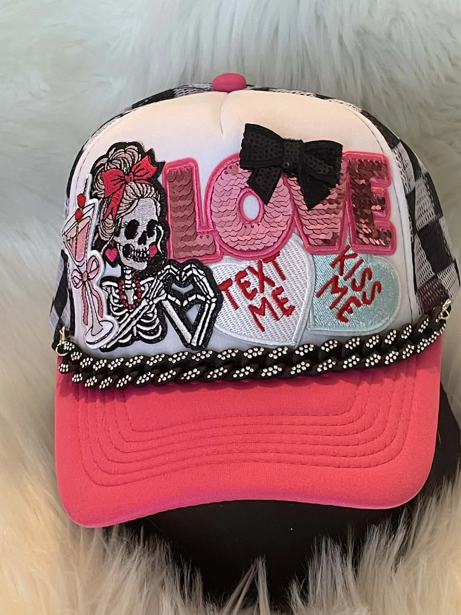 Pink/Black checkered skully valentine with black rhinestone hat chain