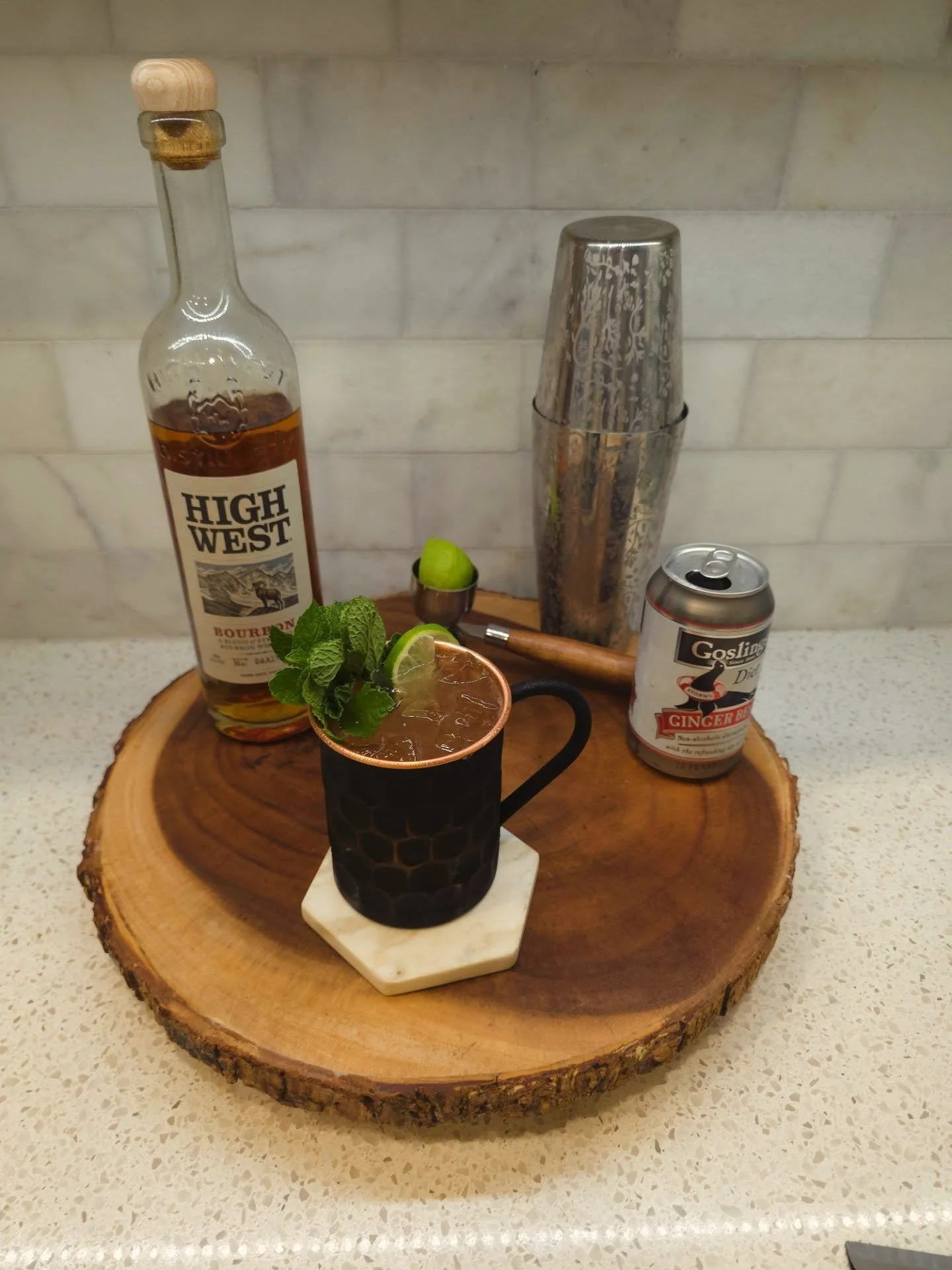 This week's Sip: Kentucky mule, one of my personal favorites for signature drinks!! It's a crisp bourbon drink with a ginger kick! 🥃 

~Sip &amp; Be Social 

2 oz bourbon 

1/2 oz fresh lime juice

Ginger beer 4-6oz 

Garnish- mint &amp; lime