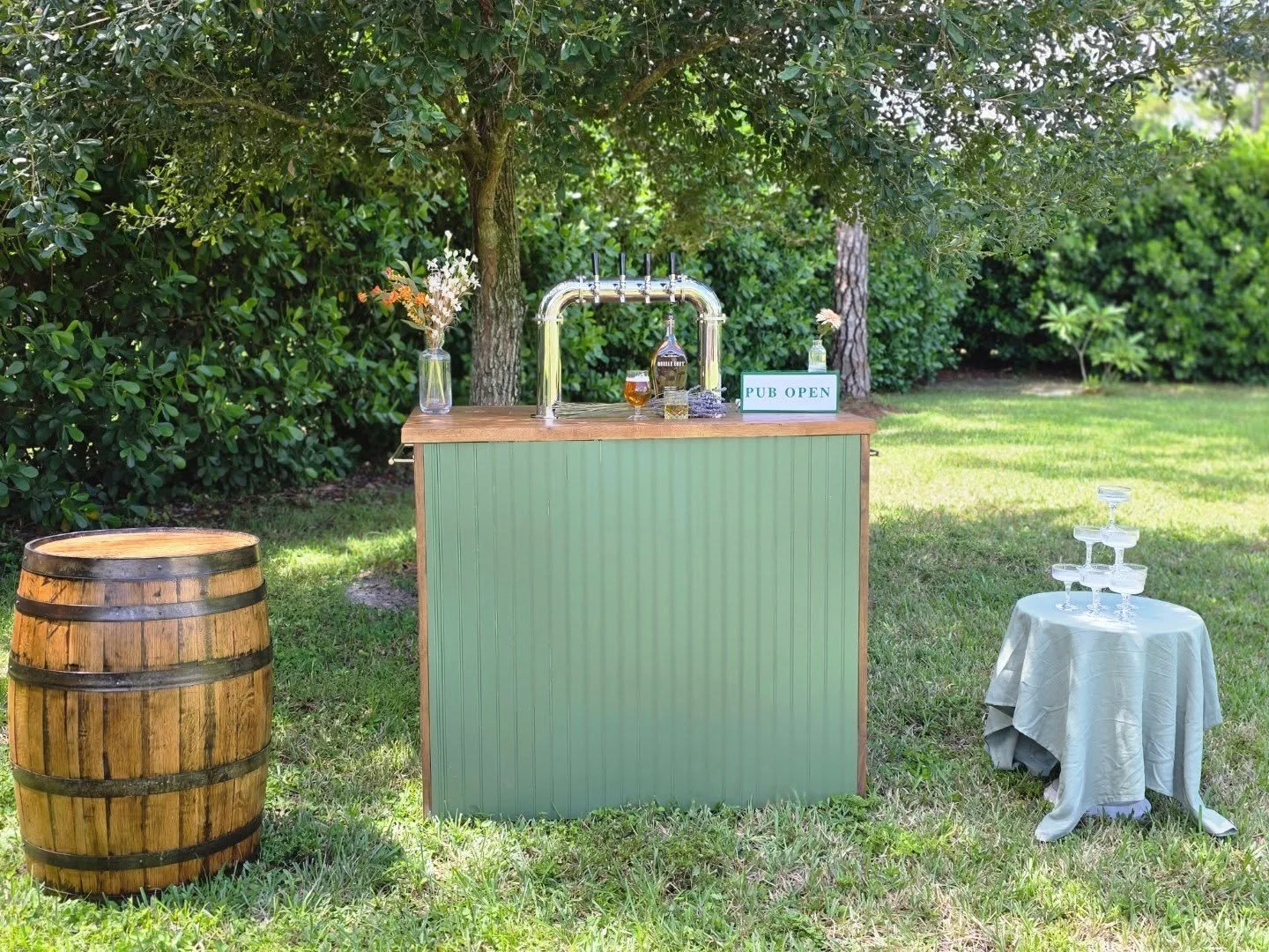 Making the cocktail hour a social experience, handcrafted cocktails and cold beers on taps. Remaking the cocktail hr into social hr. 

#besocial