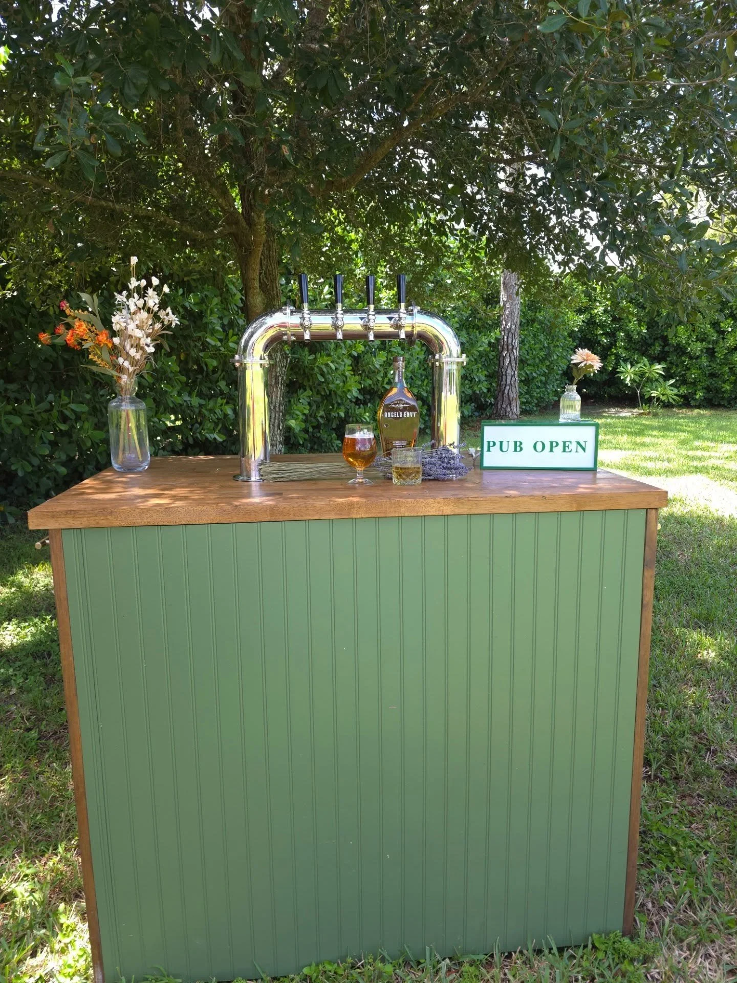 Tap &amp; Sip Social
Social cocktail hour, reimagined
Draft bar for fast, elegant service