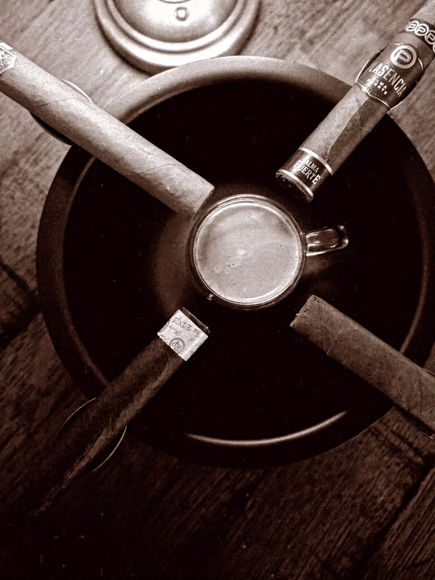 Cafecito, cigars, and good company❗️❗️❗️❗️❗️❗️❗️❗️ &mdash; the perfect way to start or end the night

Tap &amp; Sip Social offers a cigar bar experience with complete setup, creating a relaxed lounge moment where guests can gather, unwind, and enjoy 