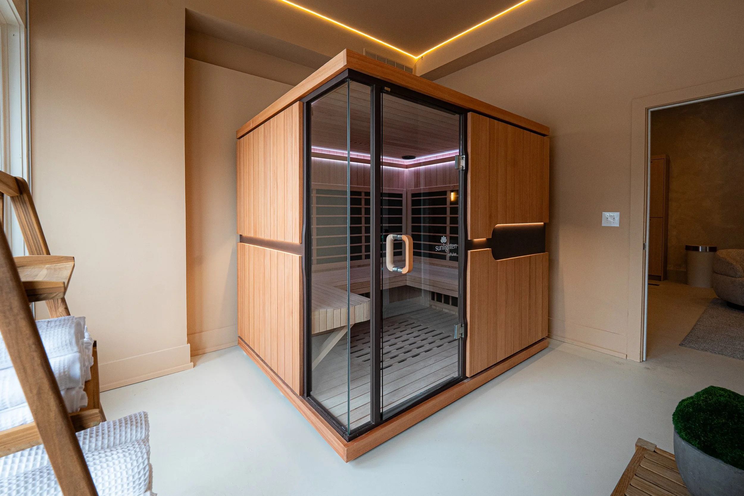  RECOVERY, BUILT IN  
Infrared sauna, intentional cooldowns, and amenities designed for how you feel after class, not just during it. No other studio in Cincinnati offers this.