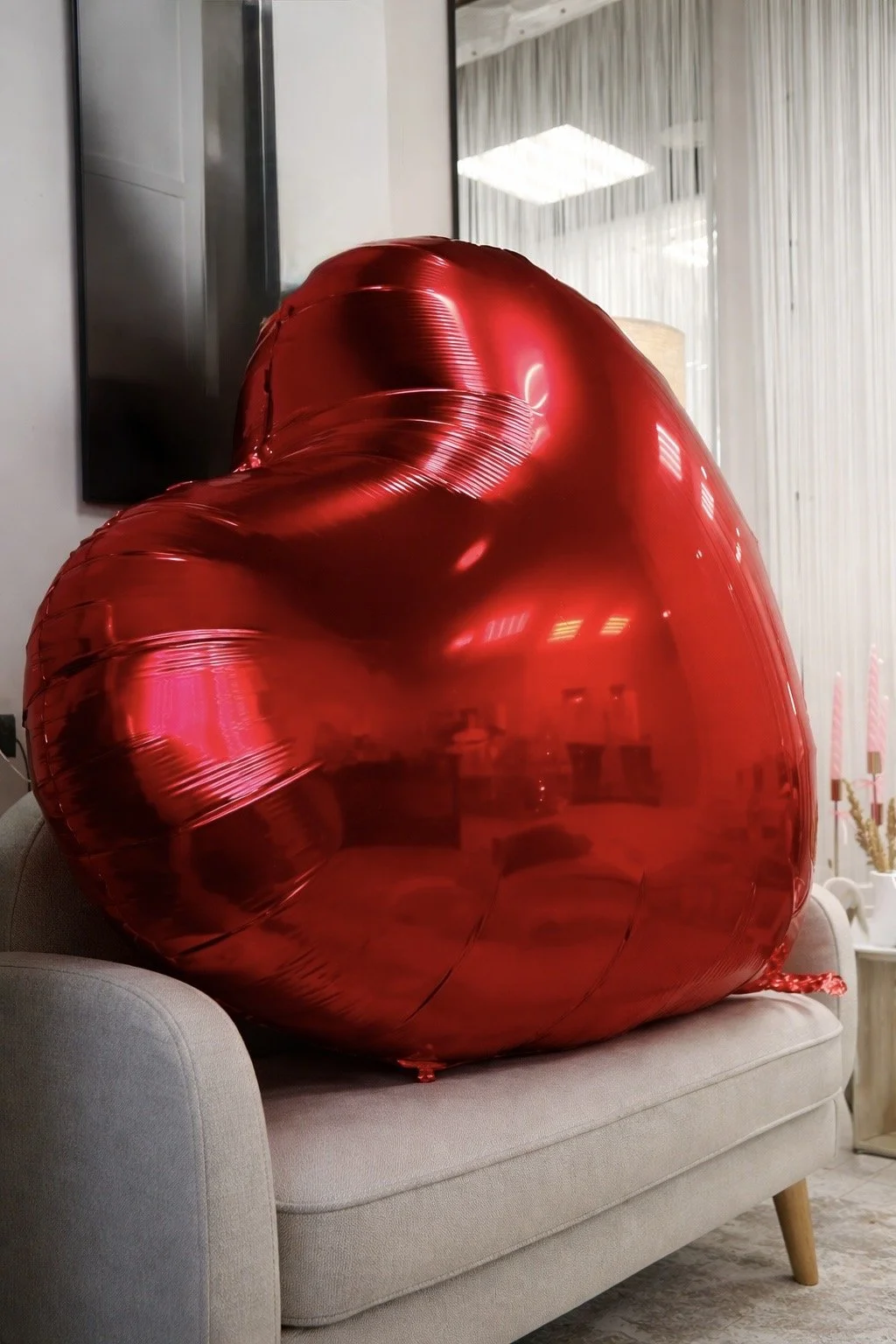 Jumbo Metalic Red Heart 68"