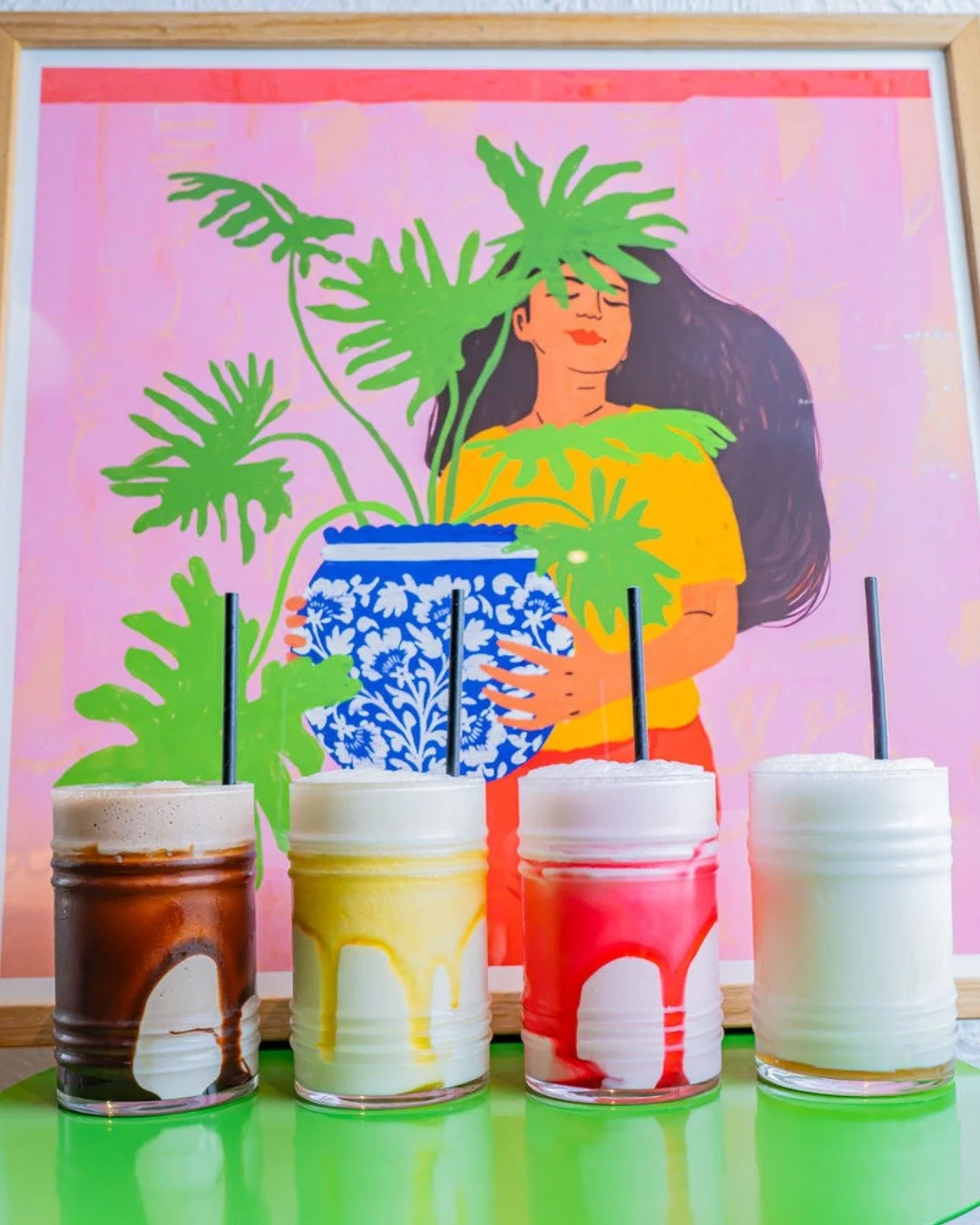 Pick your milkshake personality 🥤✨

🍫 Rich &amp; chocolatey.
🍯 Sweet caramel.
🍓 Bright strawberry.
🤍 Classic vanilla.

No wrong choices here&hellip; we don&rsquo;t judge 😉