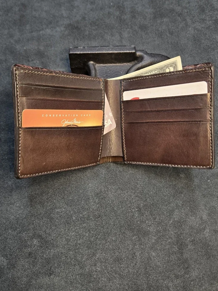 leather wallet 002x2.webp