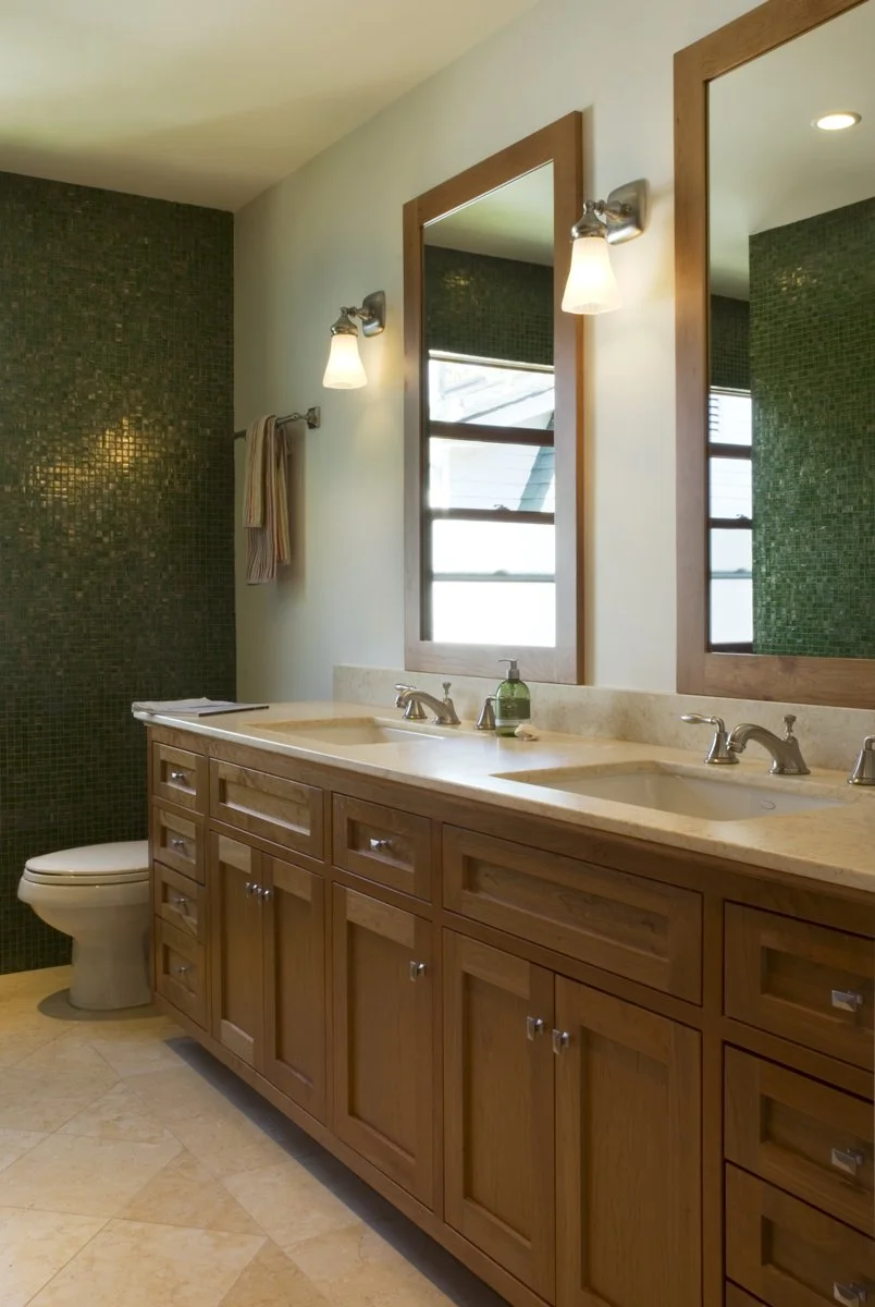 green_bathroom_sink.jpg