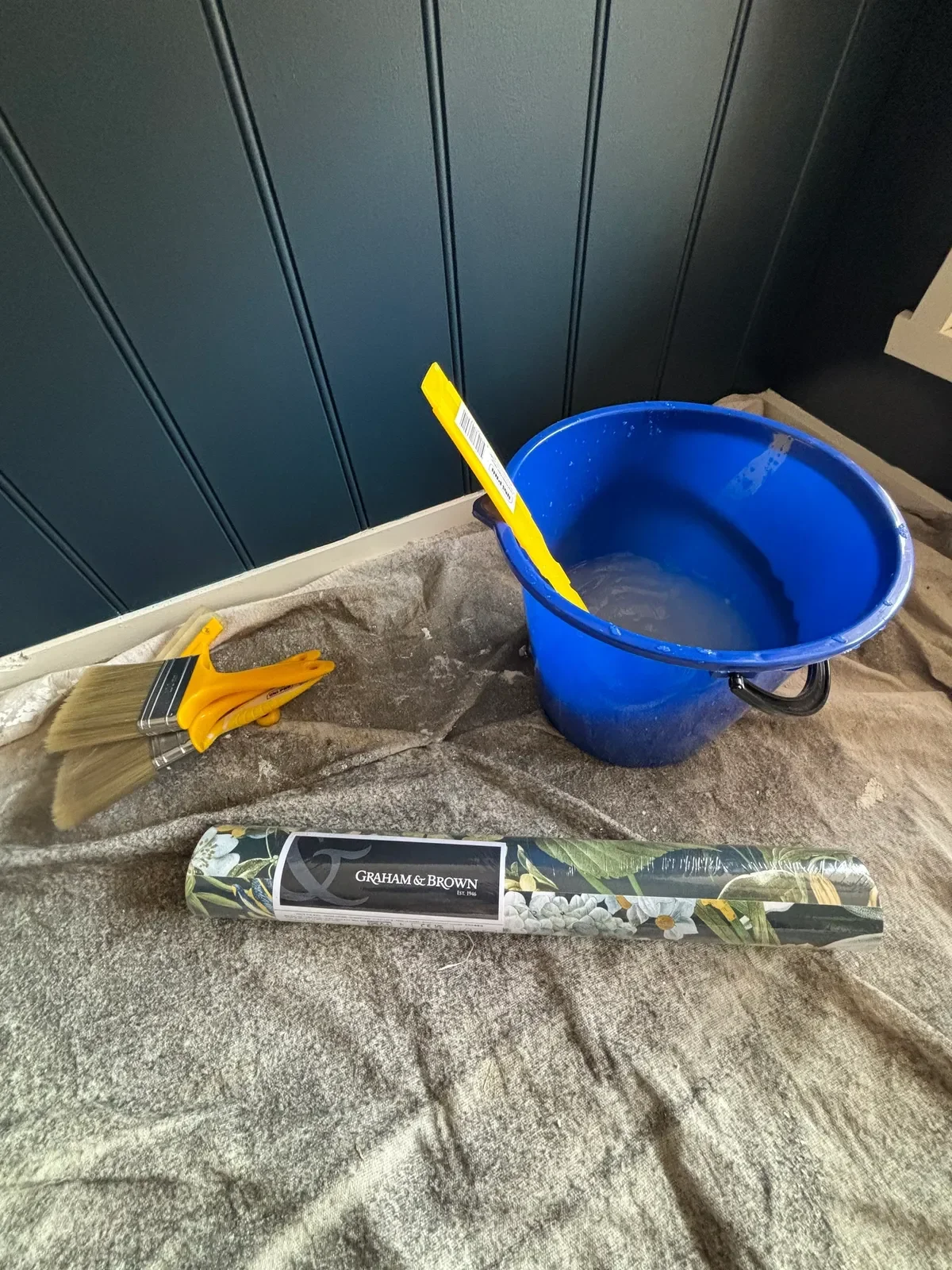 Wallpaper Brush and Glue