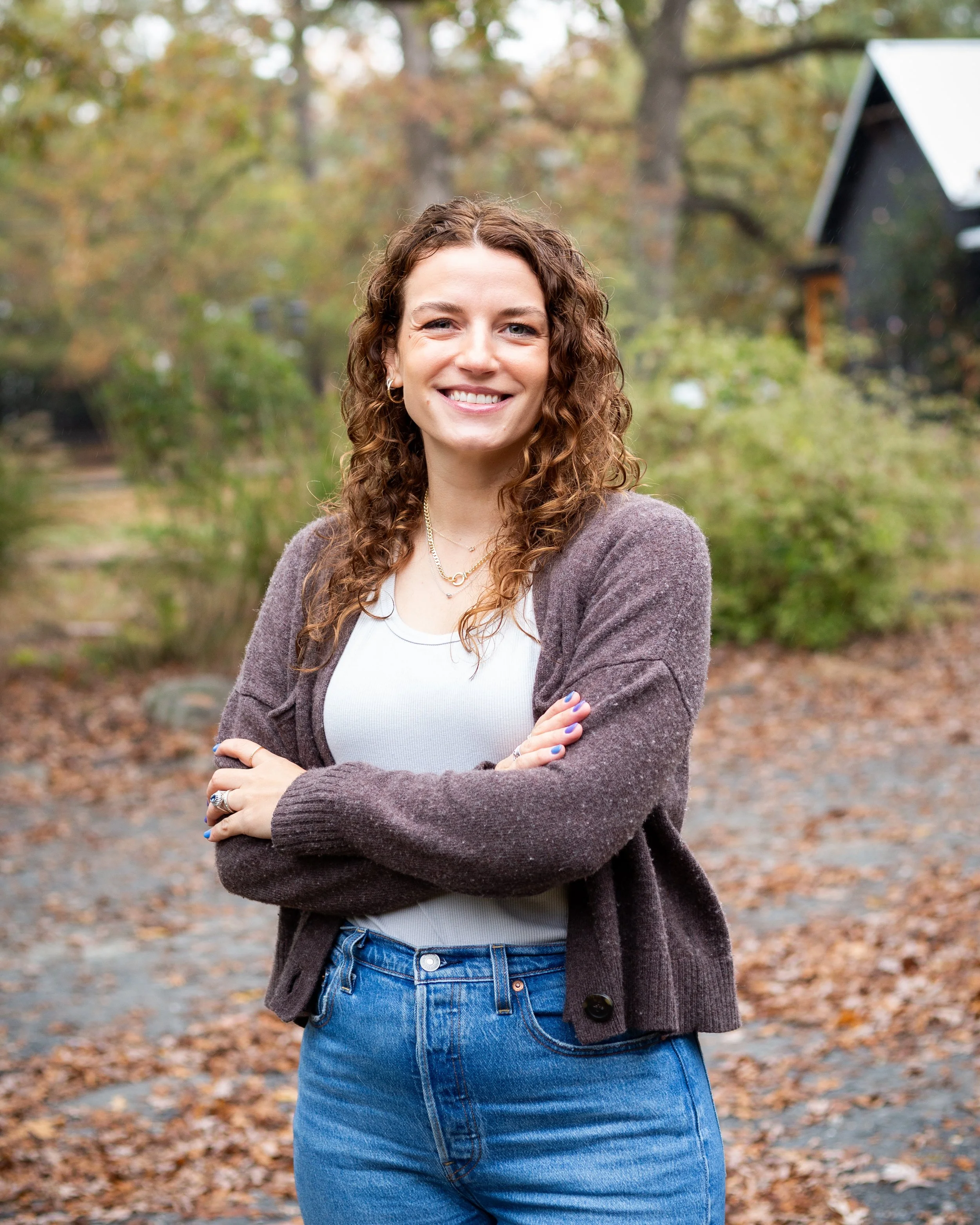 EMDR and trauma therapist supporting women through therapy