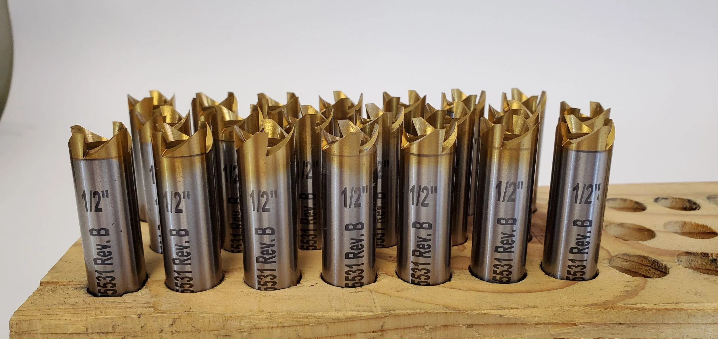 1/2 inch TiN coated solid carbide end mills for CNC milling and production machining applications