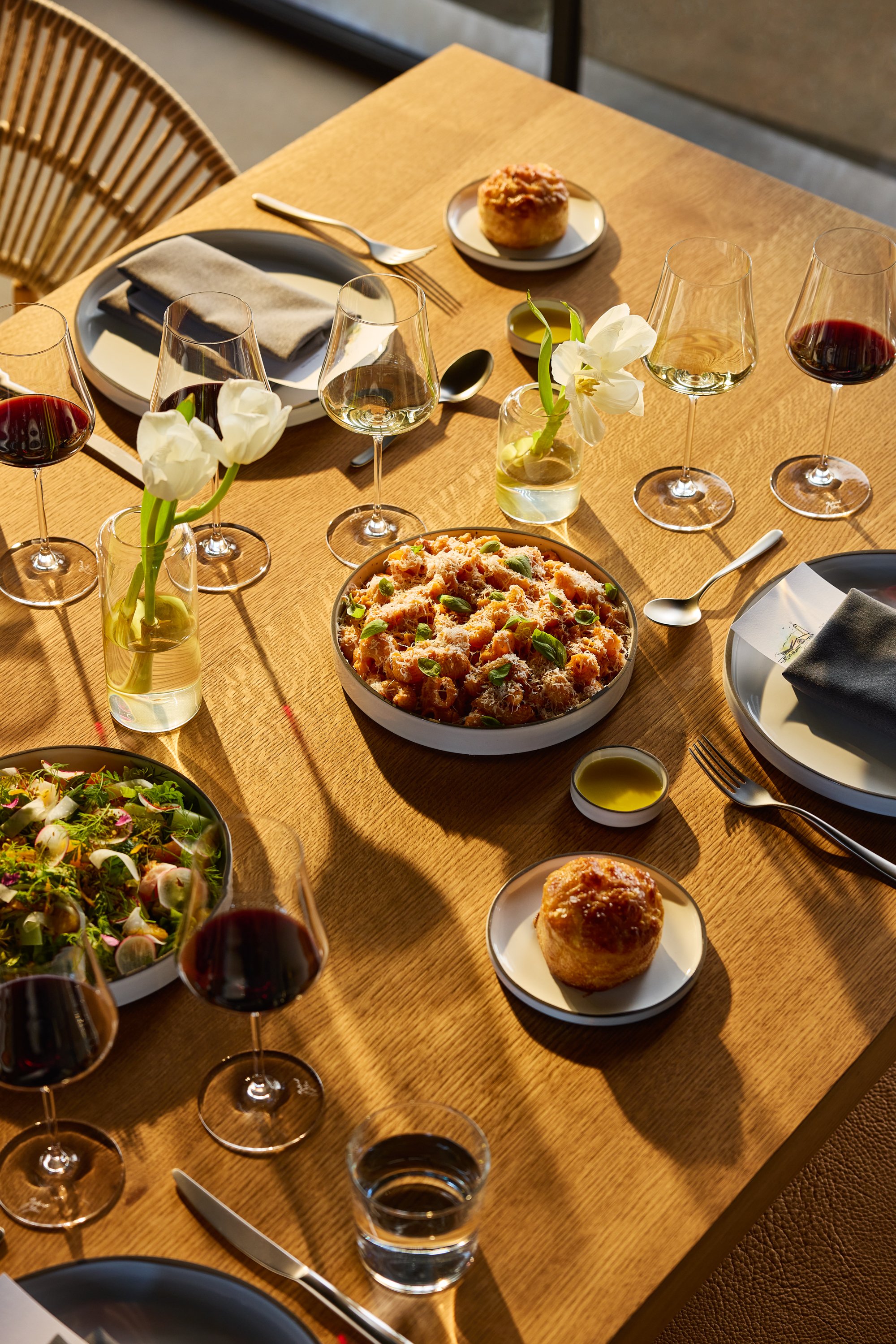 Mondavi_001_GardenRoom_LongTable_Pioneer_Tasting_CloseUp_3601.jpg