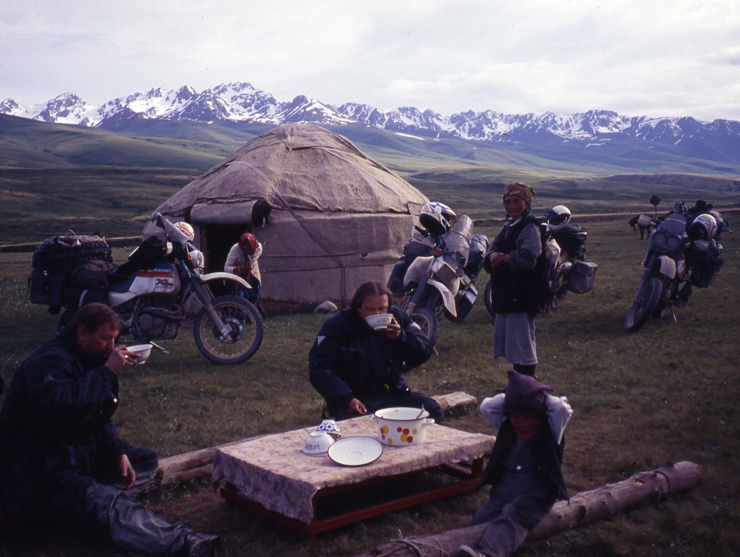Krygystan_Pamir_FrenchGuys.jpg
