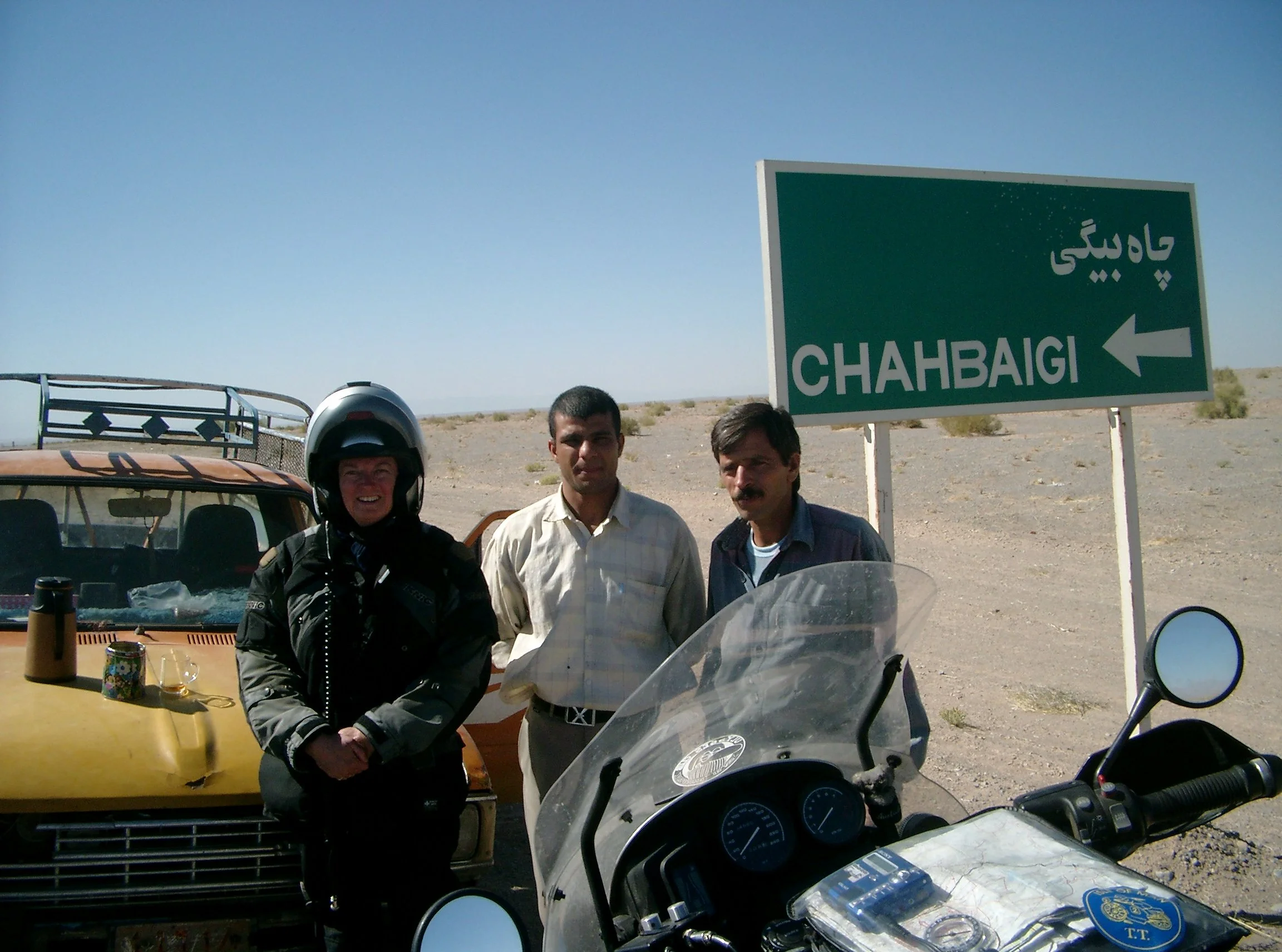 Iran - Roads 3976 with pomegranite farmers 24 (1).JPG
