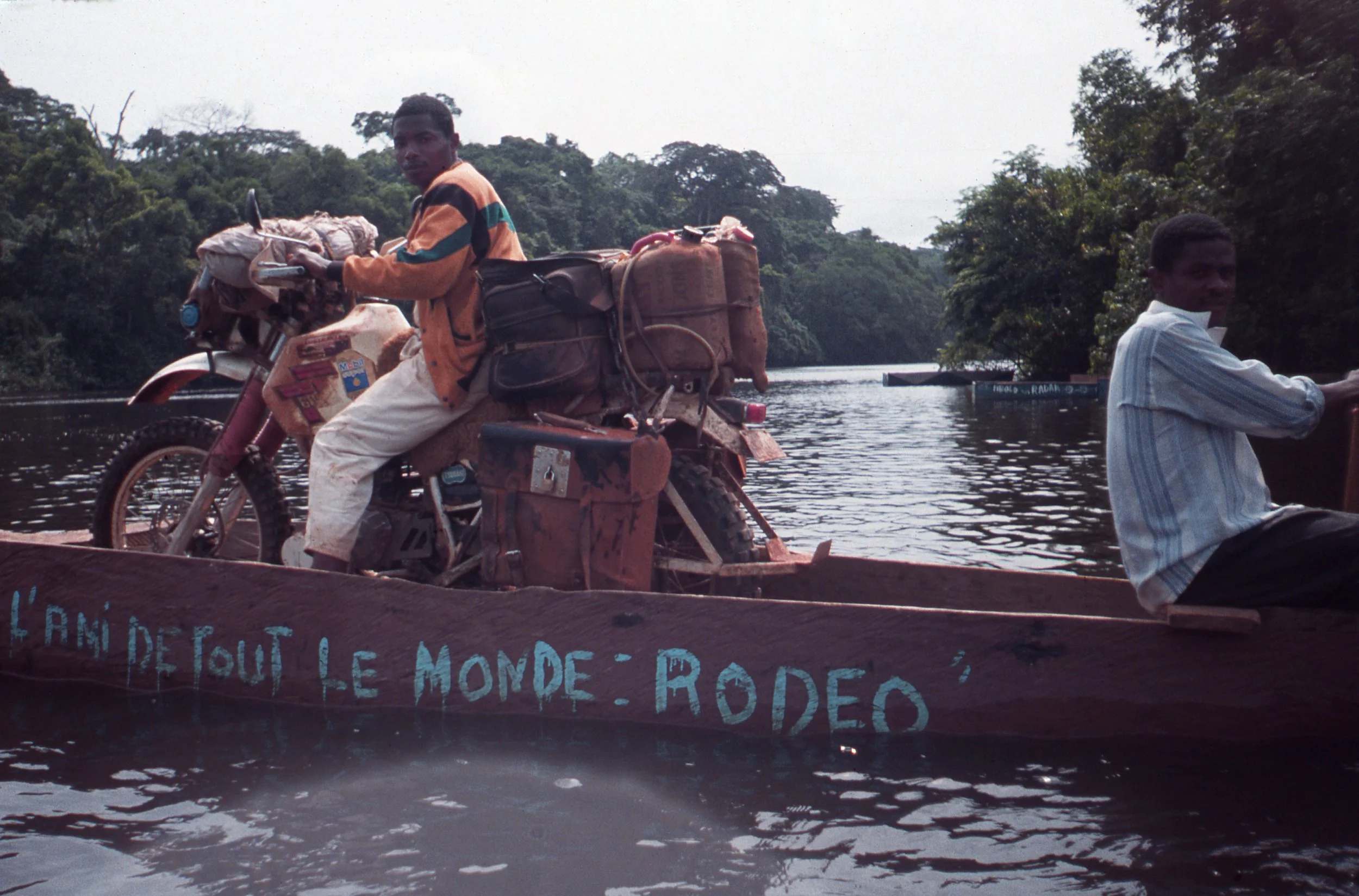 Africa_Gabon_rivercrossing_ferryboat.jpg