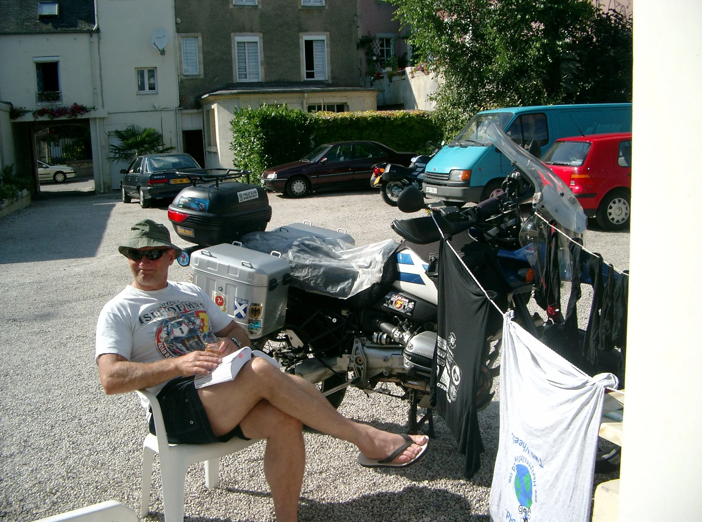 France - Isigny Pegless clothes line - pt 17.30.JPG