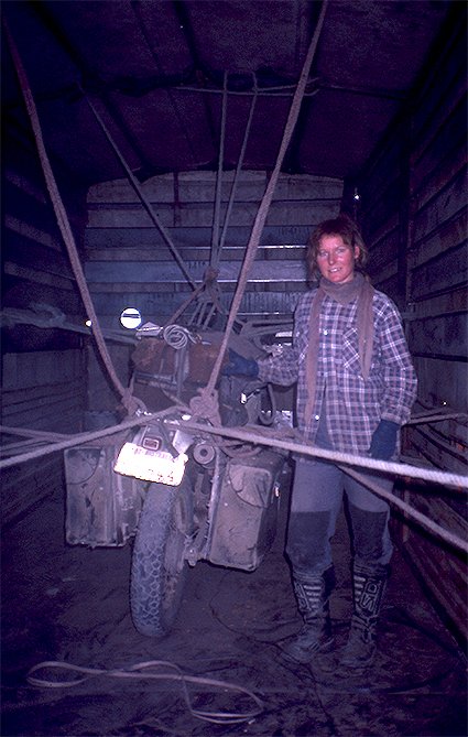 China_KazhakBorder_CustomsTruck.jpg