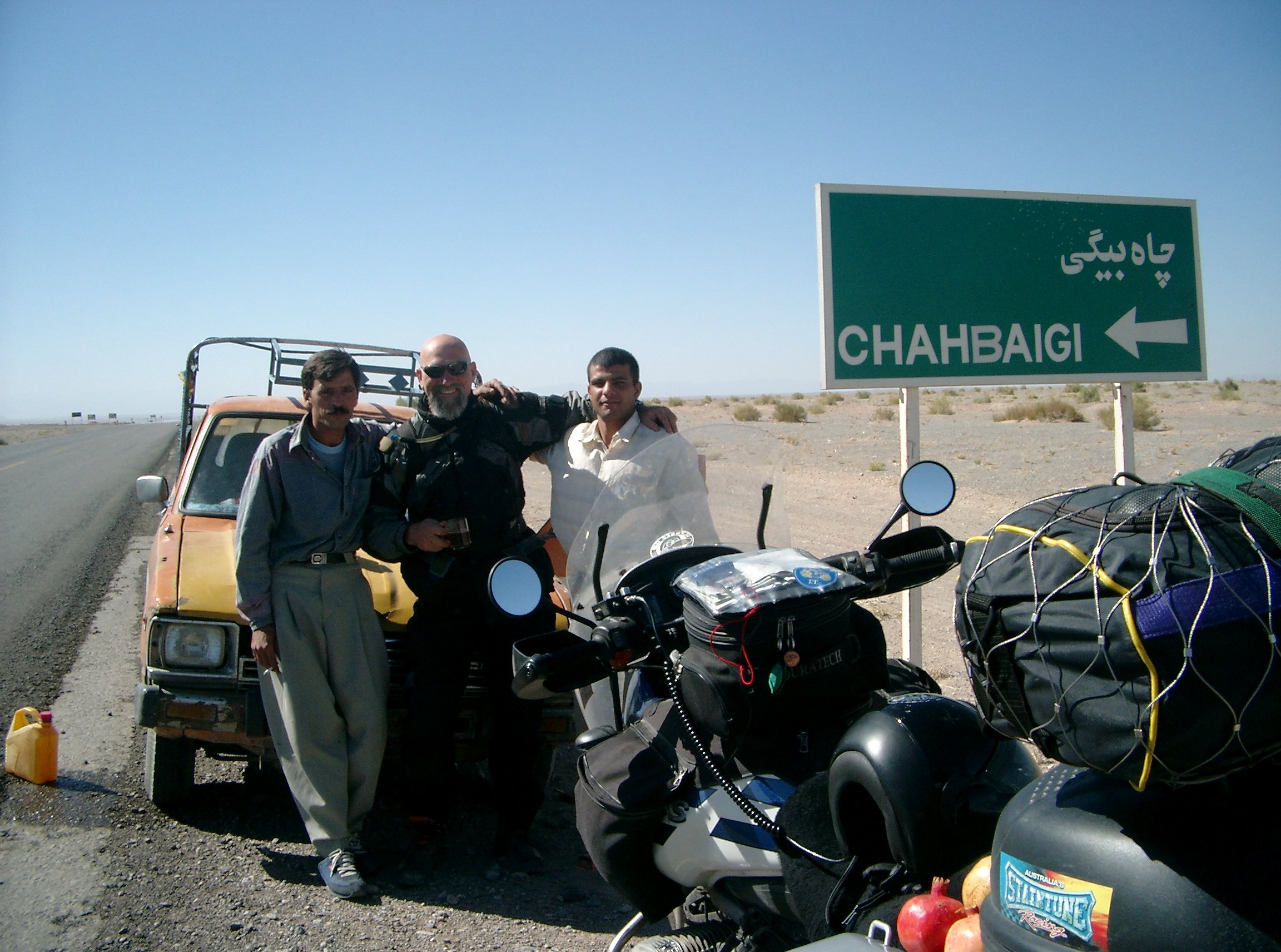 Iran - Roads 3976 with pomegranite farmers 24 (3).JPG