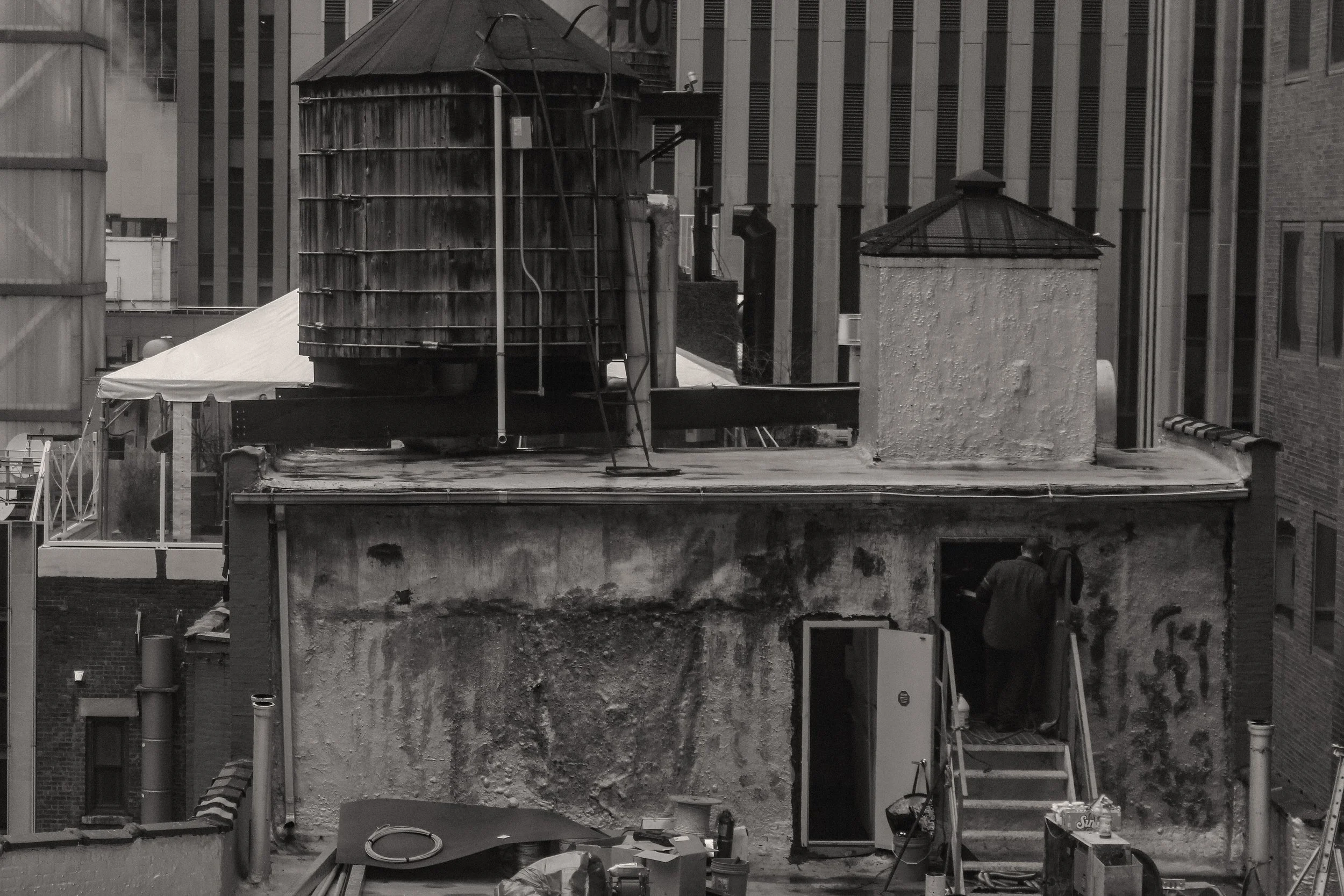 2013 Man Enters Building