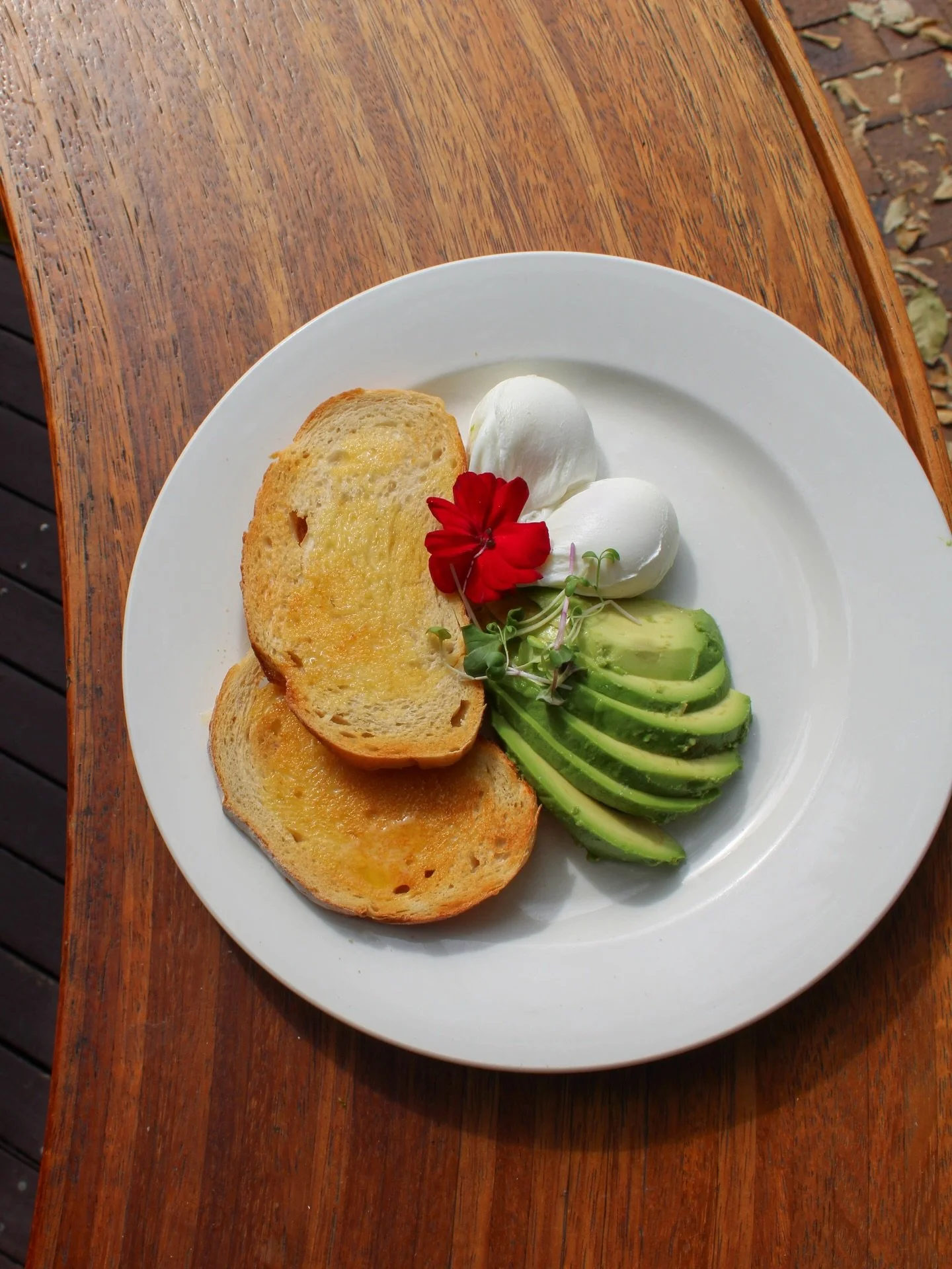 A simple breakfast for your Sunday morning. 
Jam cafe is the place to be
