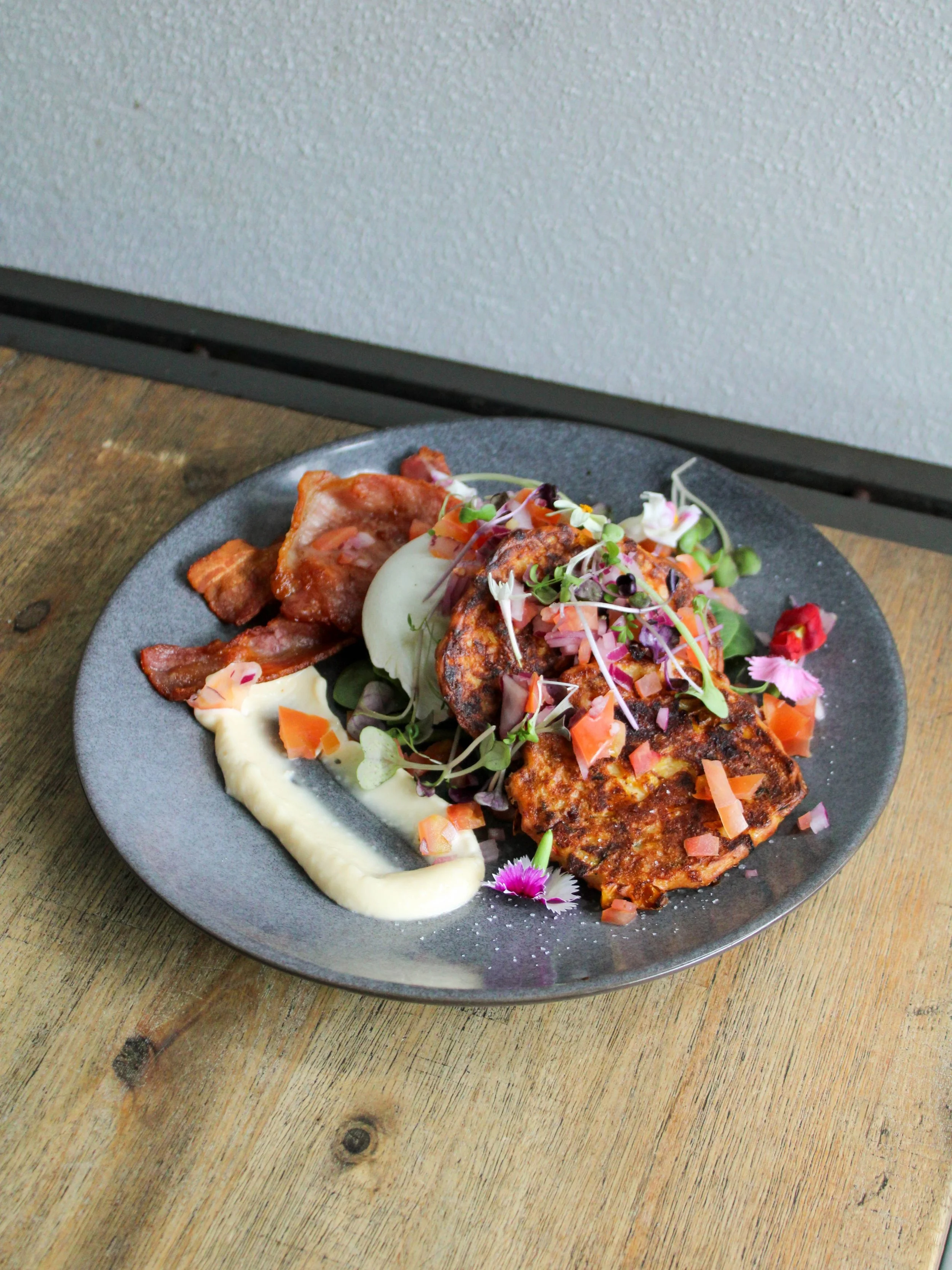 Our Corn Fritters are the perfect brunch pick. Served fresh and loaded with all the good stuff! 

See you soon 💚
