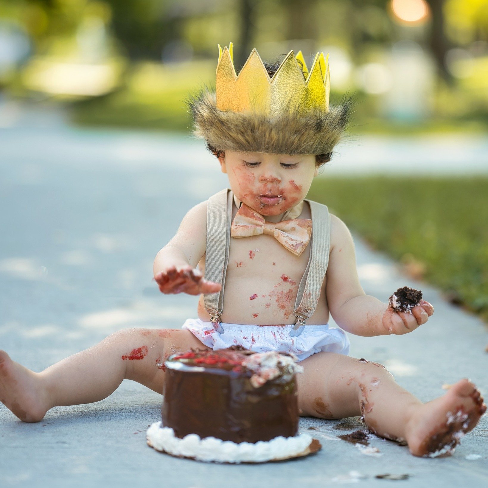 ✨ Cake Smash Sessions ✨
Celebrate your little one&rsquo;s big milestone with a fun, colorful, and unforgettable outdoor cake smash! 🎂💛
Natural light, fresh air, and plenty of space make the perfect backdrop for capturing joyful, messy, and adorable