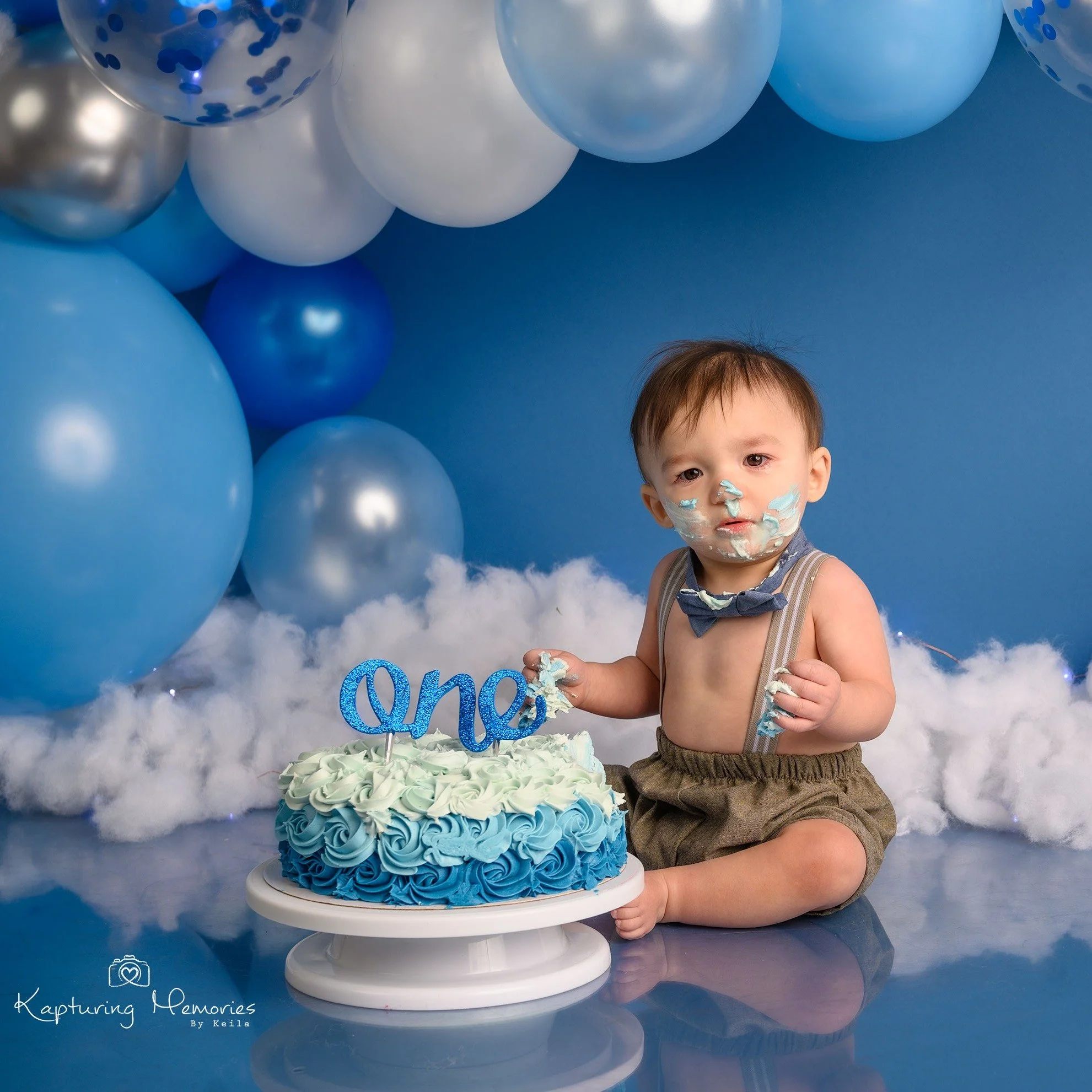 🎂 𝐂𝐚𝐤𝐞 𝐒𝐦𝐚𝐬𝐡 𝐒𝐞𝐬𝐬𝐢𝐨𝐧𝐬 🎉
🎂 𝐒𝐞𝐬𝐢𝐨𝐧𝐞𝐬 𝐝𝐞 𝐂𝐚𝐤𝐞 𝐒𝐦𝐚𝐬𝐡 🎉

Celebrate your little one&rsquo;s big milestone with a fun and sweet Cake Smash session!
Perfect for first birthdays and full of smiles, mess, and memories 💕