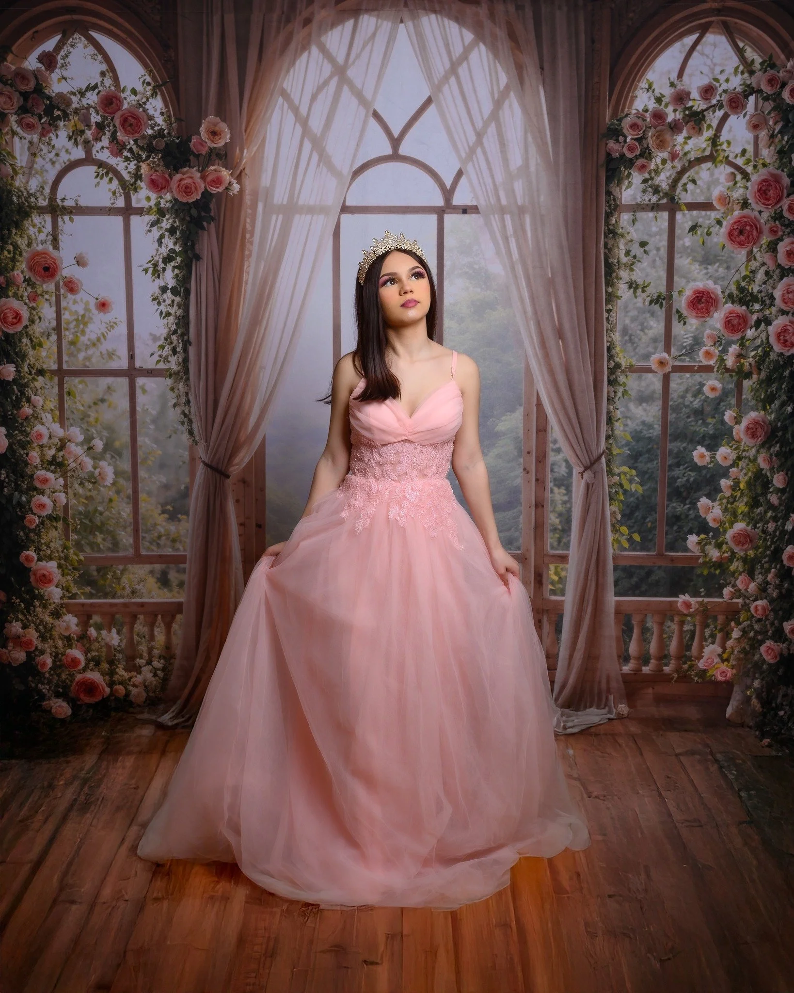 Celebrate this once‑in‑a‑lifetime moment with a beautiful Quincea&ntilde;era studio or indoor session 💕
✔️ Dress &amp; accessories included
✔️ Professional studio or outdoor setup
💄 Makeup service available
📸 Sessions starting at just $135
Let us 