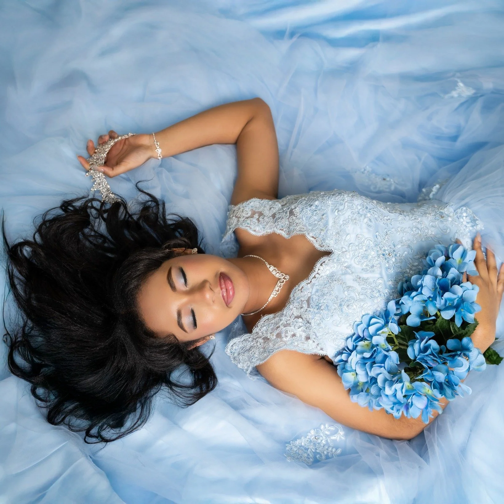 🌷 Make Your Quincea&ntilde;era Unforgettable 🌷
🌷 Haz Tu Quincea&ntilde;era Inolvidable 🌷

Celebrate this once‑in‑a‑lifetime moment with a professional quincea&ntilde;era photoshoot designed just for you 💖
✨ Sessions starting at $135
✨ Studio OR 