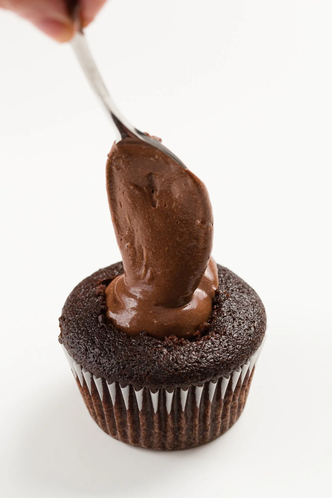 Vegan-Chocolate-Cupcakes-08.jpg