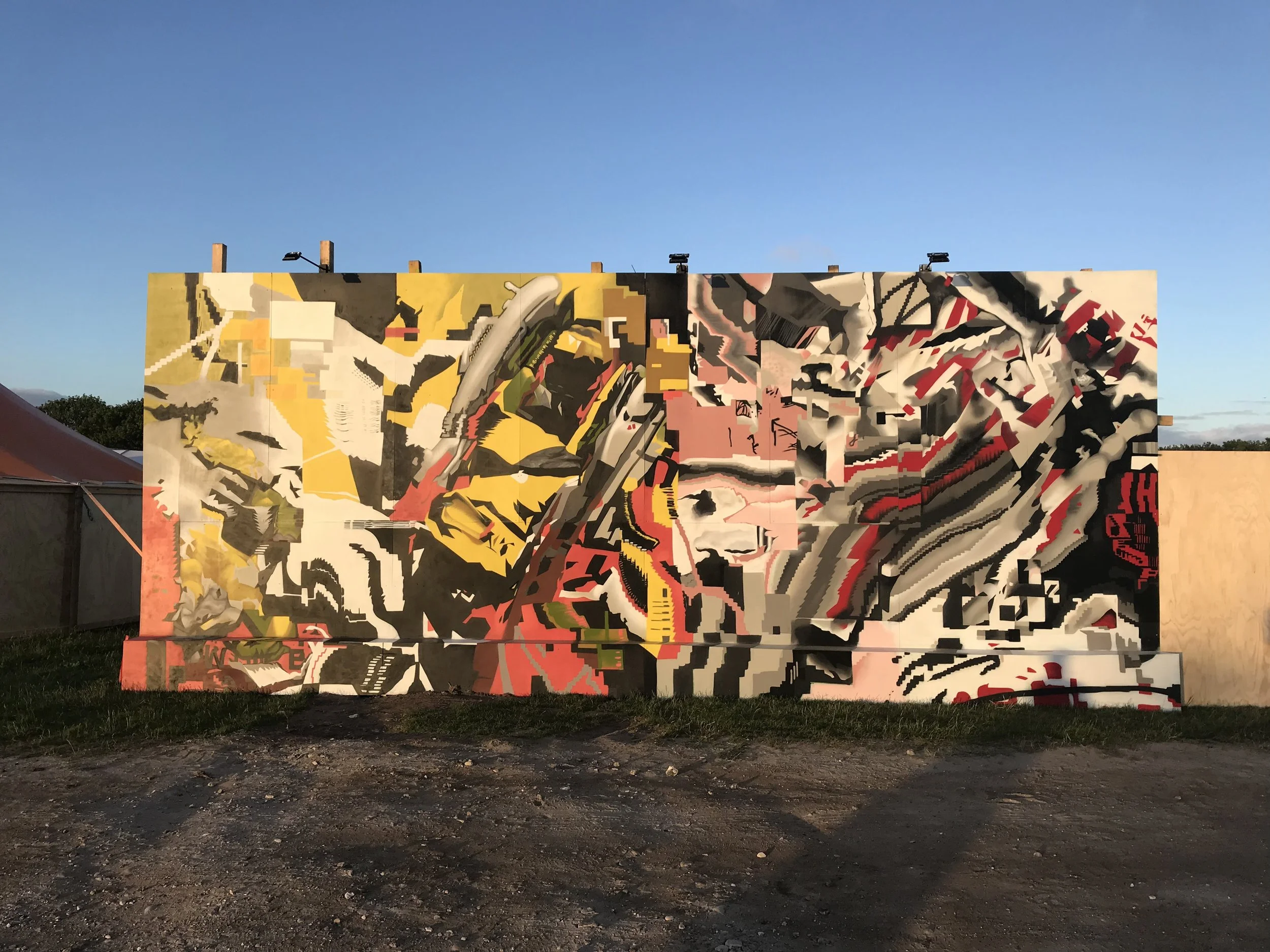 askew_roskilde_glitchwall_2019.jpg