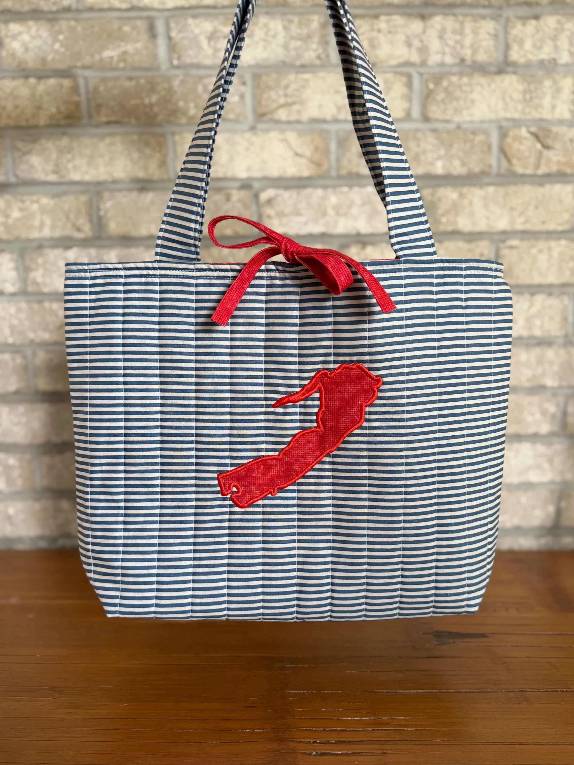 Delavan Lake market tote