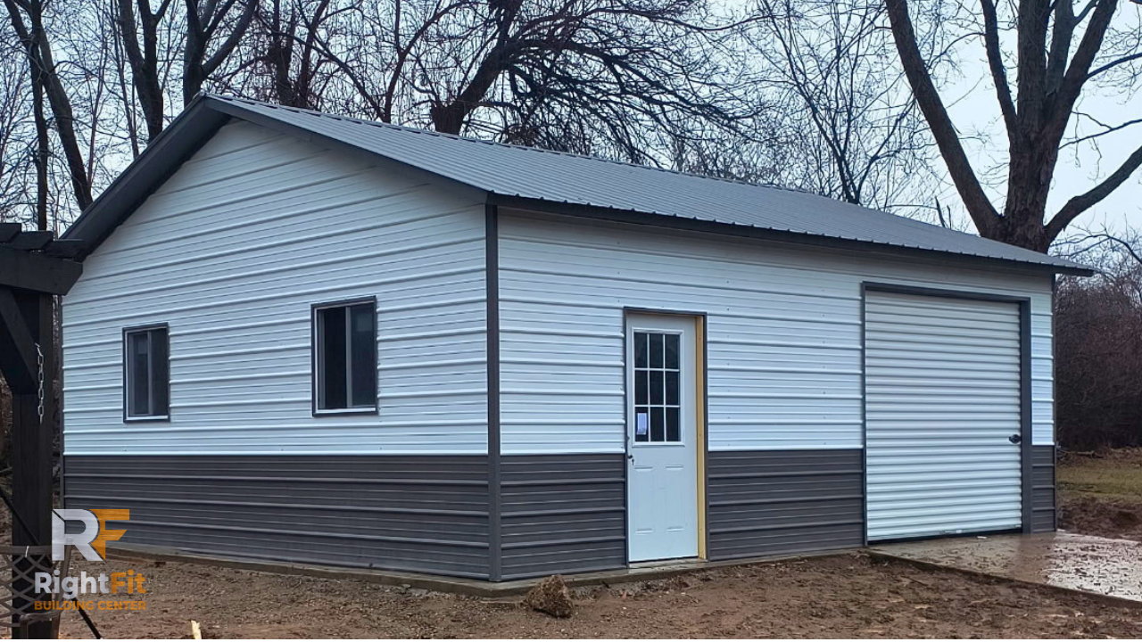 Completed 24x25 metal garage in Lebanon Ohio with 4/12 roof pitch and 1-foot overhang