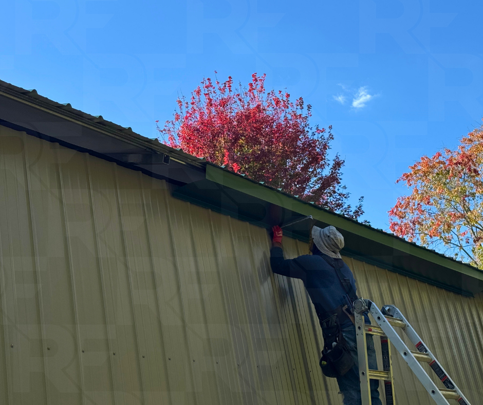 Large metal garage with 5/12 roof pitch, 1' overhang  and vertical steel panels