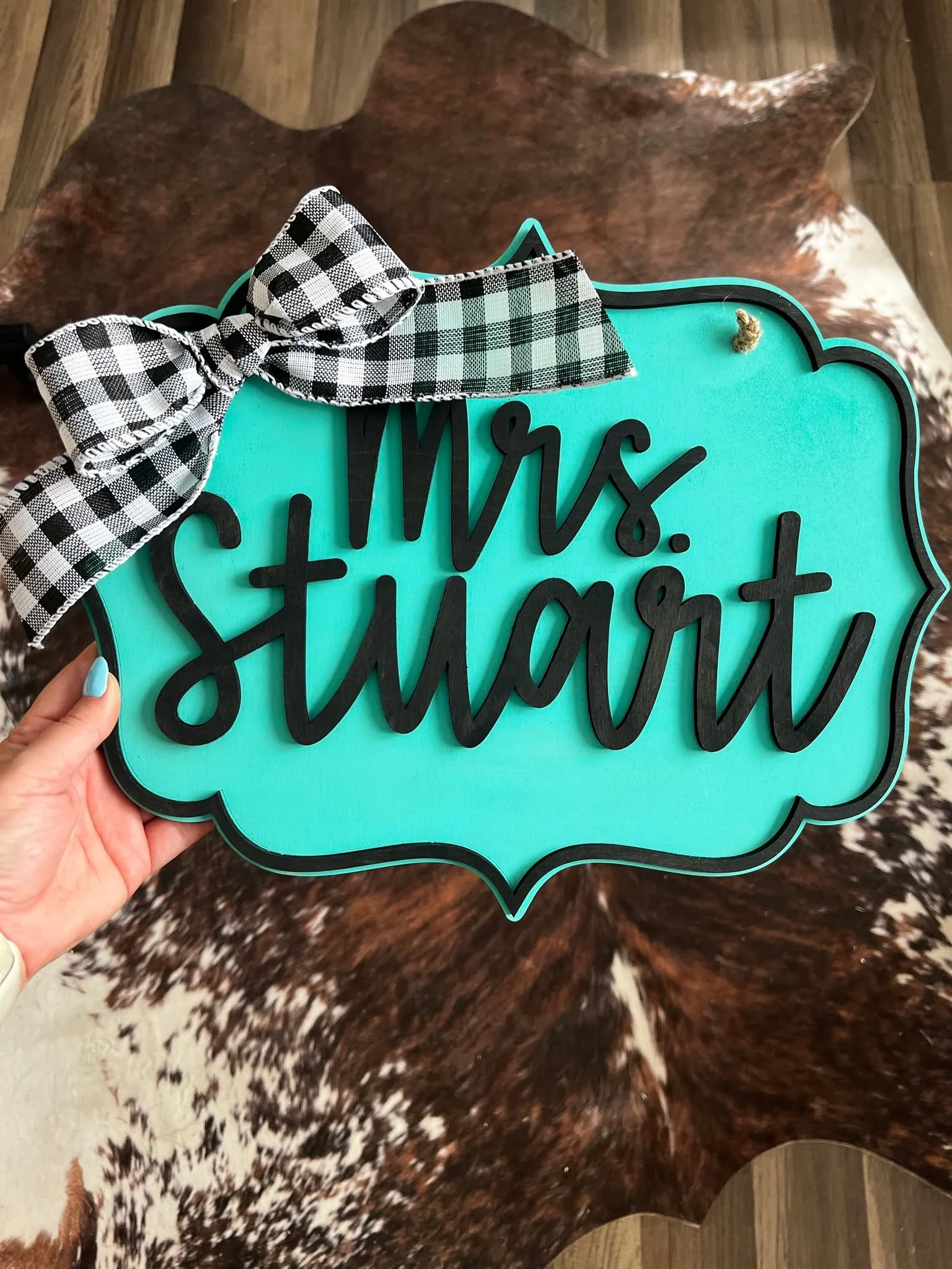 There isn't a perfect time to show your teacher you care but there is a ✨P E RF E C T✨ sign for the occasion! A custom sign is a great gift for your teacher or the teacher of your little one(s).

RetroRanchCreations.com 

#teacher #teachergift #backt