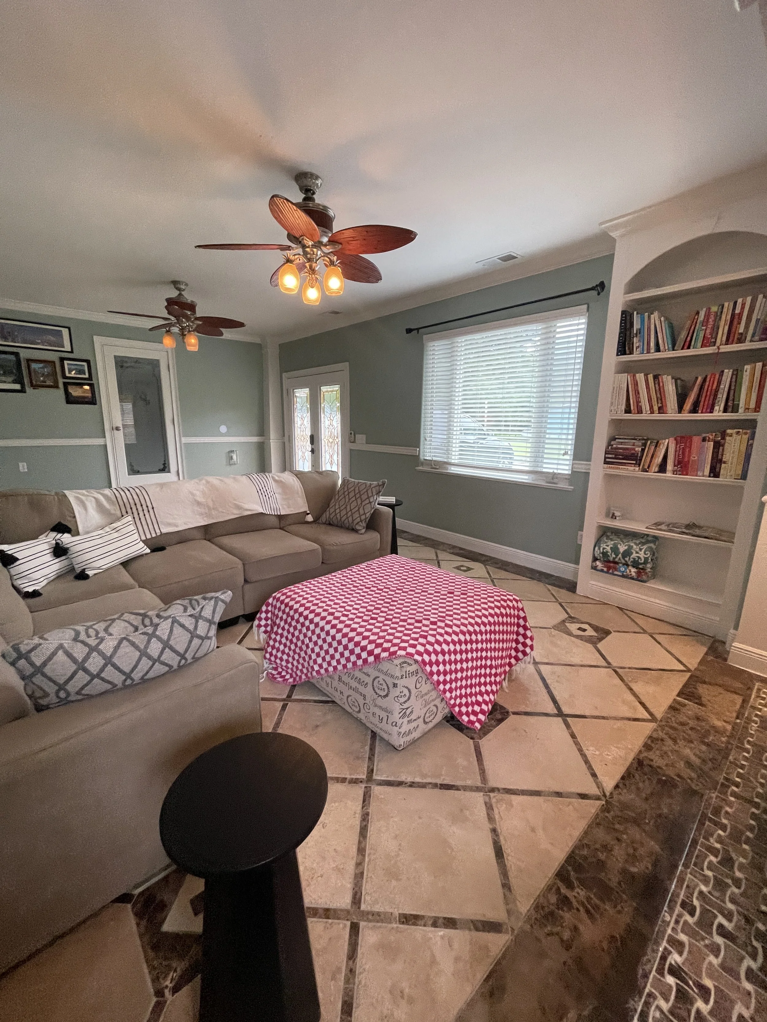 Airbnb spacious living room sleeps up to three people located in Lake City, Fl