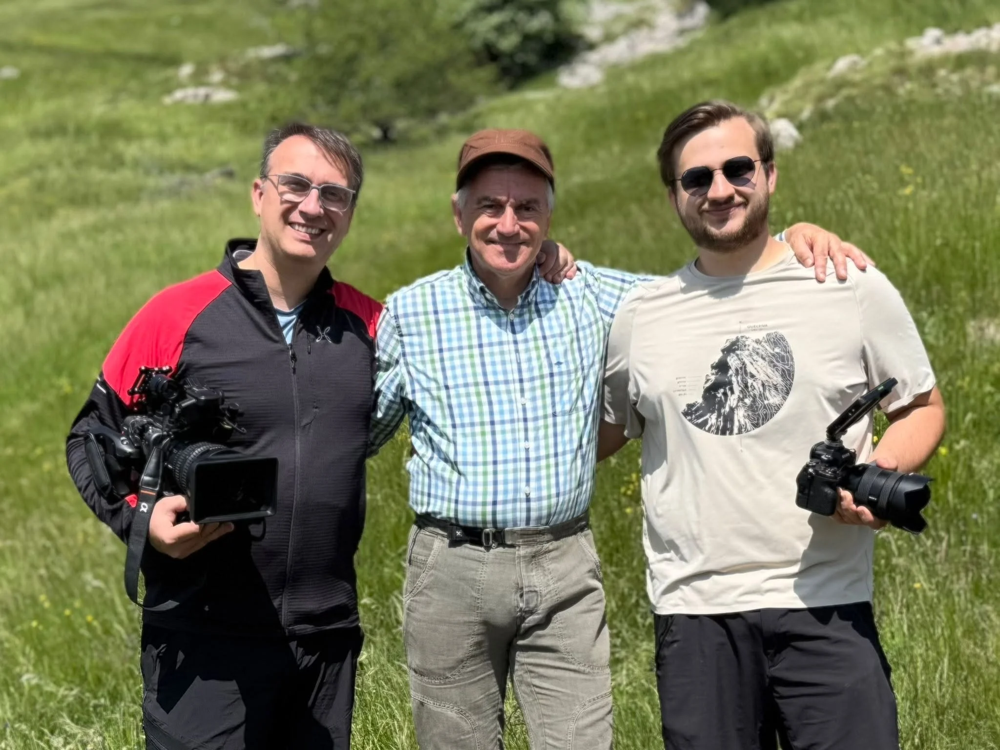 Il team di BuonAgricoltura al completo: Walter Nicoletti, giornalista e conduttore di BuonAgricoltura, Paolo Holneider regista e produttore, Alessandro Holneider fotografo e videomaker e dronista