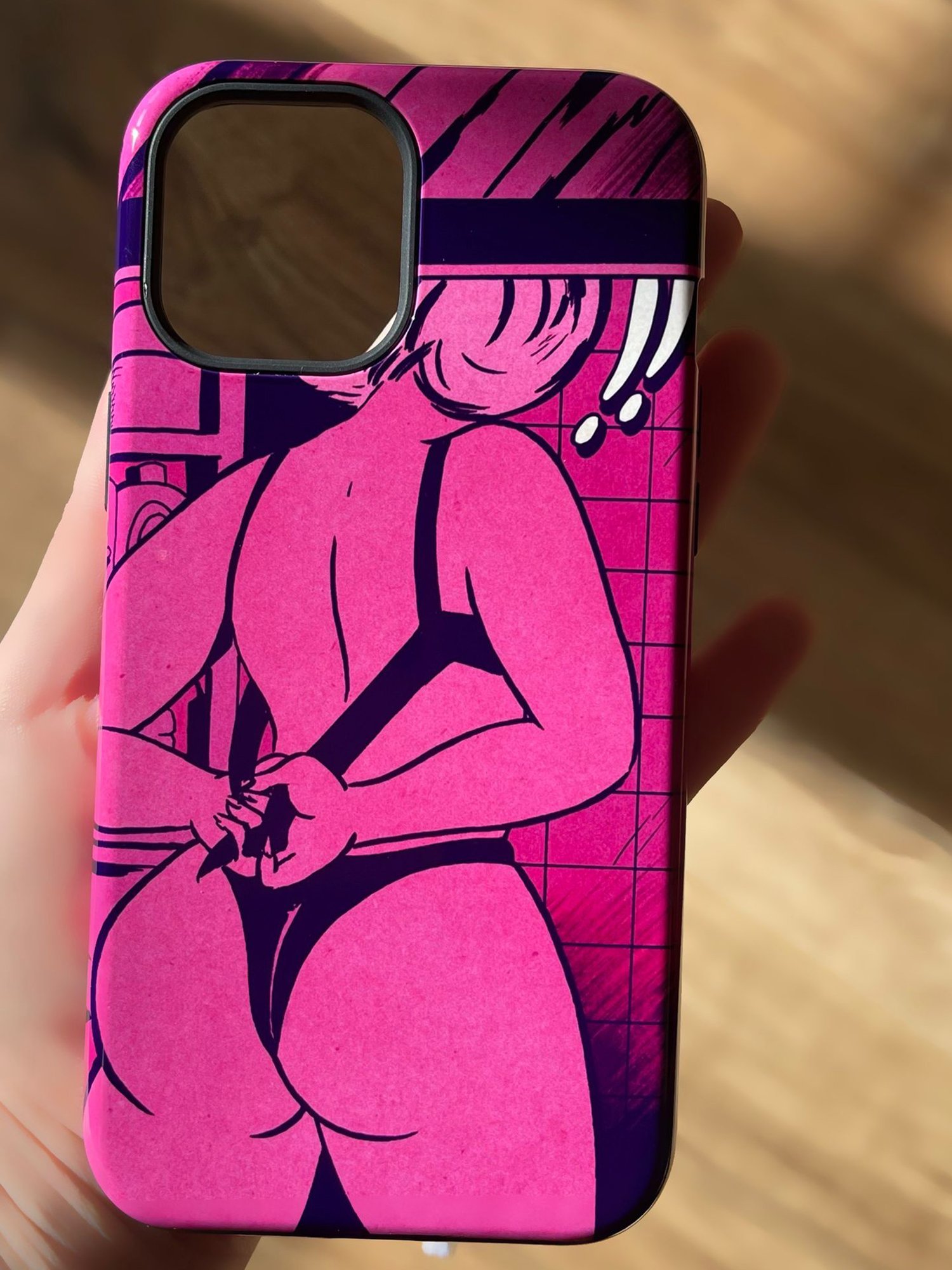 El-Voyeur-PhoneCase-2.jpg