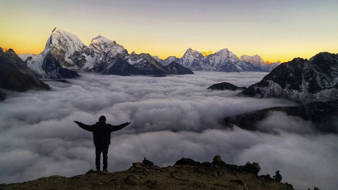It's amazing how old photos can bring back so many memories. This one is from 2017, just below Gokyo ri top. The scene was so spectacular that I  stopped and sat at this spot to enjoy the sunset. After half an hour or so I see this person hiking up t