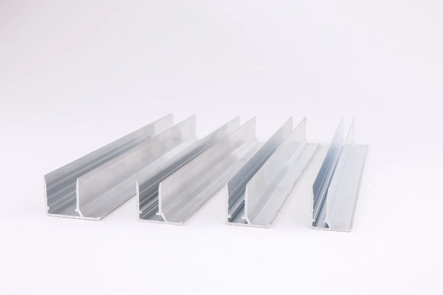 Aluminijast odkapni profil
